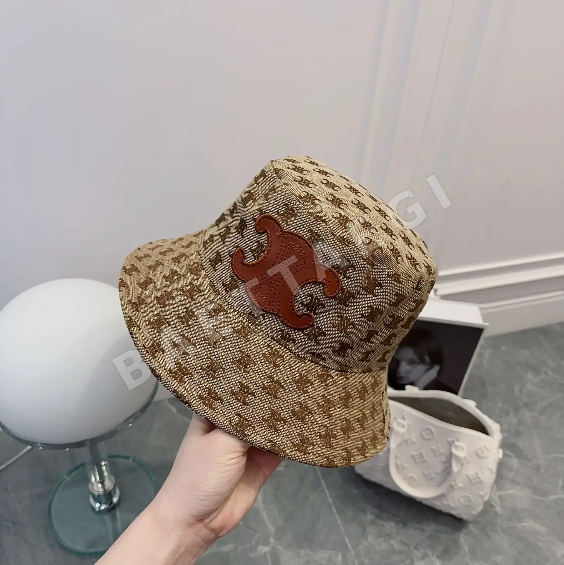 셀린느 모노그램 버킷 햇 모자 상세 이미지 7