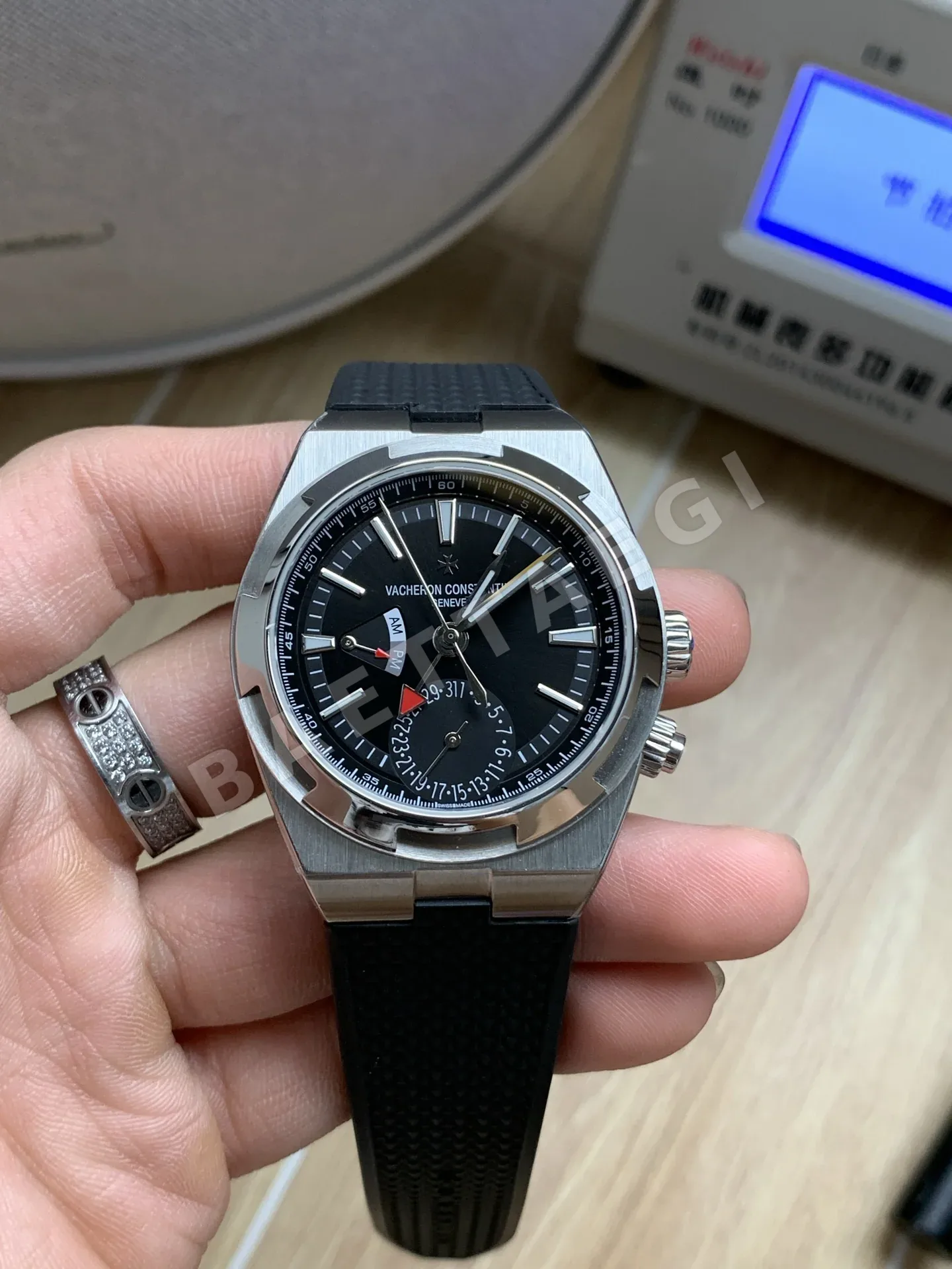 바쉐론콘스탄틴 오버시즈 멀티펑션 시계 42MM7920 V