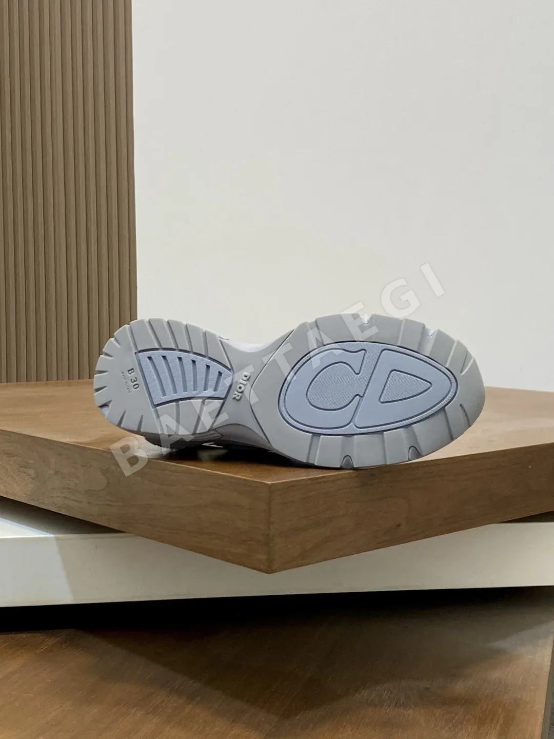 디올 B30 스니커즈 블루화이트 테크니컬 패브릭 CD30 로고 상세 이미지 9