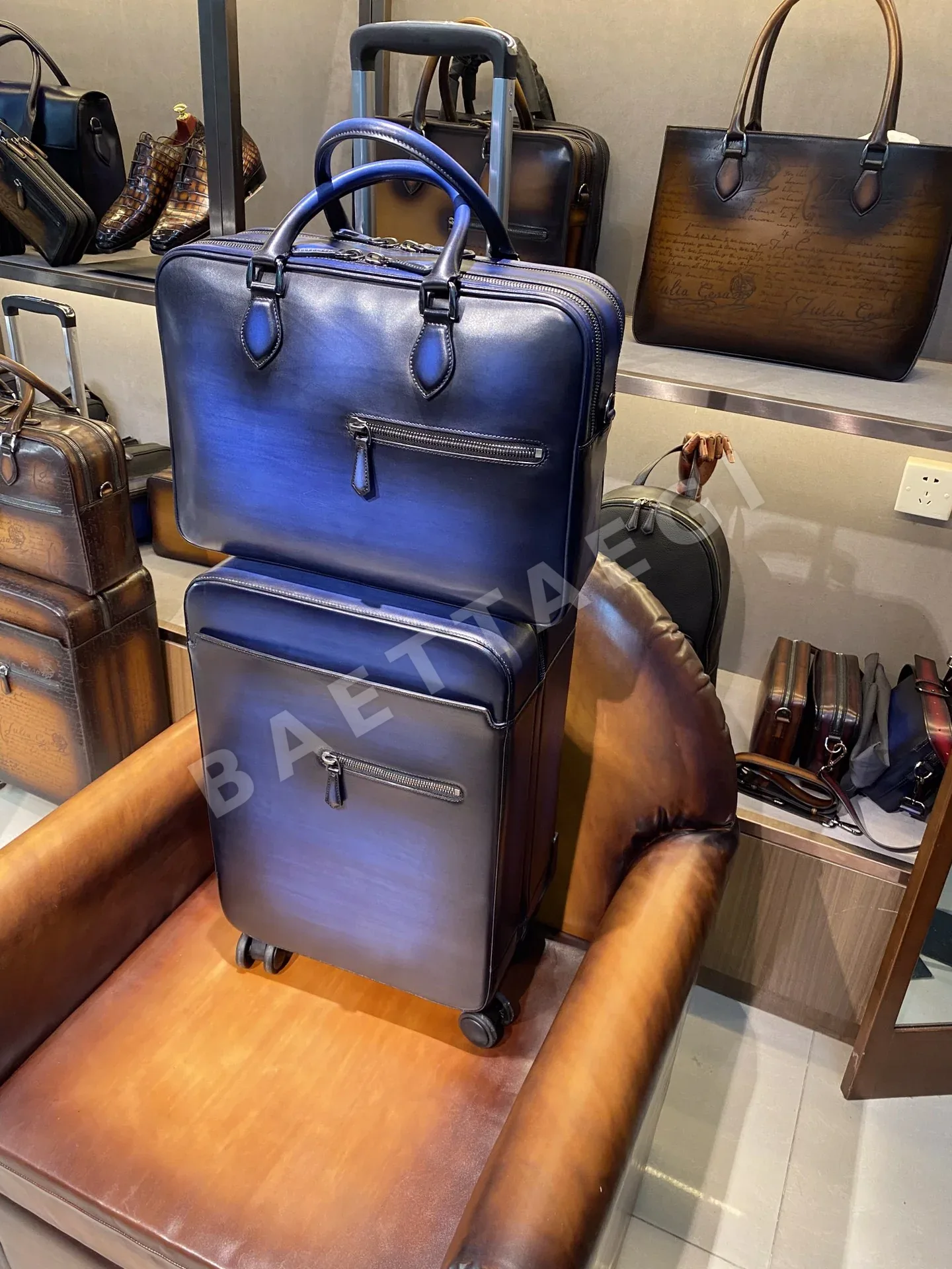 벨루티 베네치아 스크리토 카프스킨 캐리어 가방 Berluti Bag 상세 이미지 1
