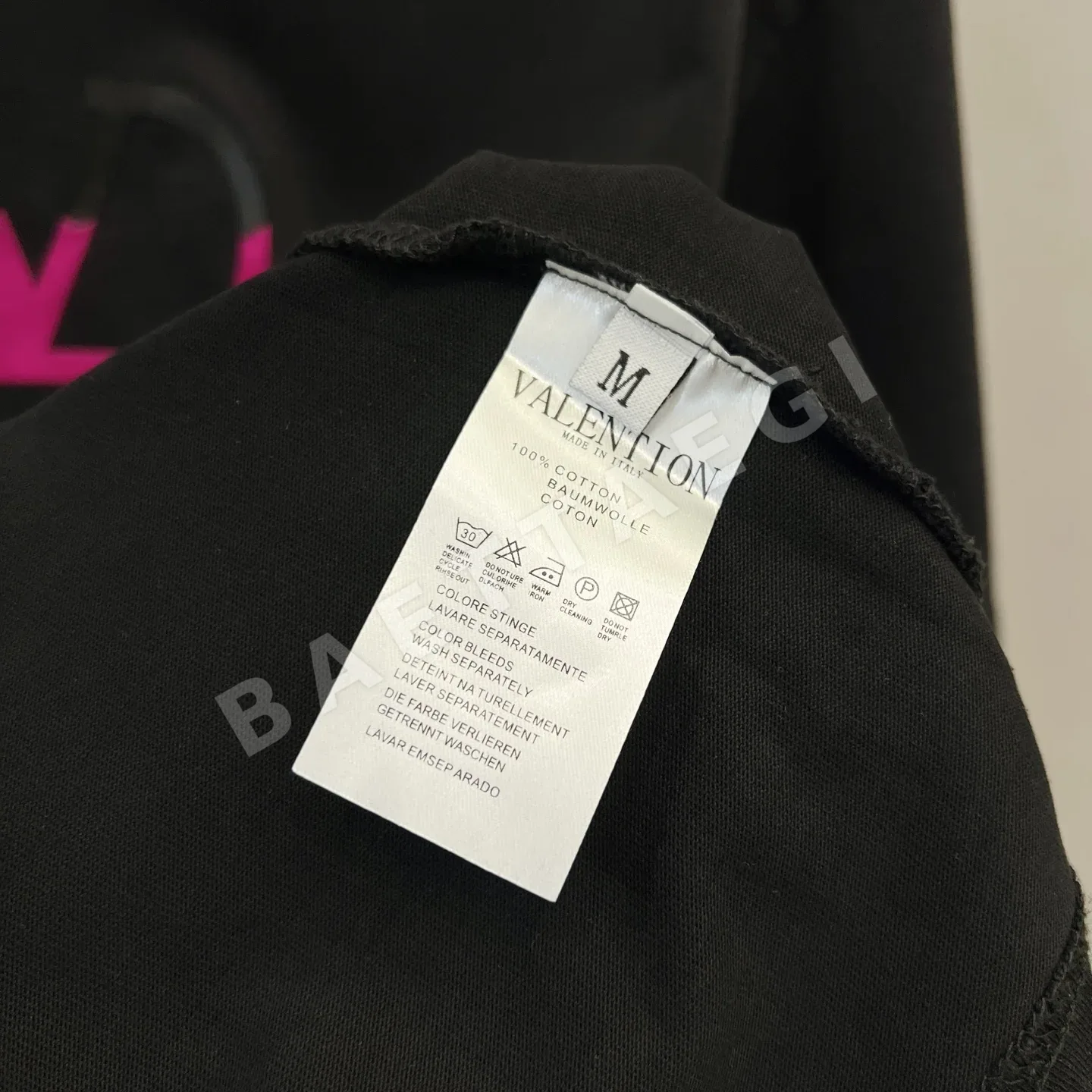 발렌티노 플로킹 로고 워시드 크루넥 반팔 티셔츠 상세 이미지 9