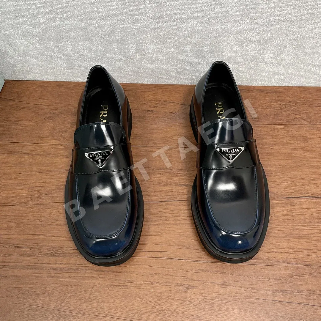 프라다 블랙 가죽 로퍼 남성용 신발 상세 이미지 2