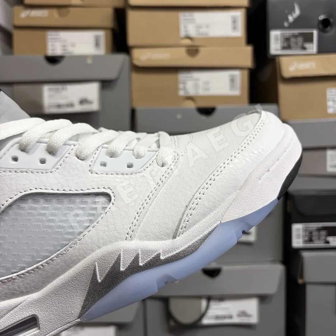 나이키 [EG] HQ7978-103 201475 Nike White Metallic 상세 이미지 2