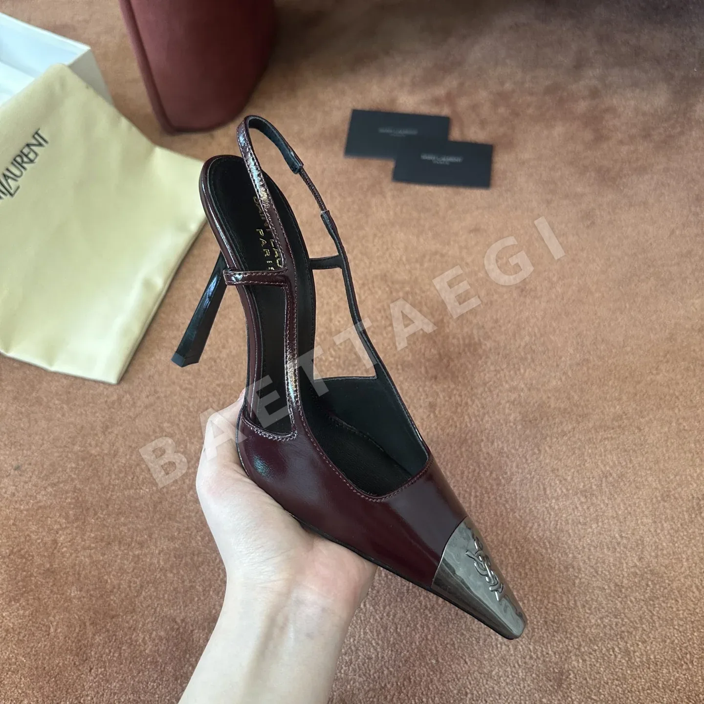 생로랑 스틸토 로고 힐 슬링백 구두 버건디 상세 이미지 3