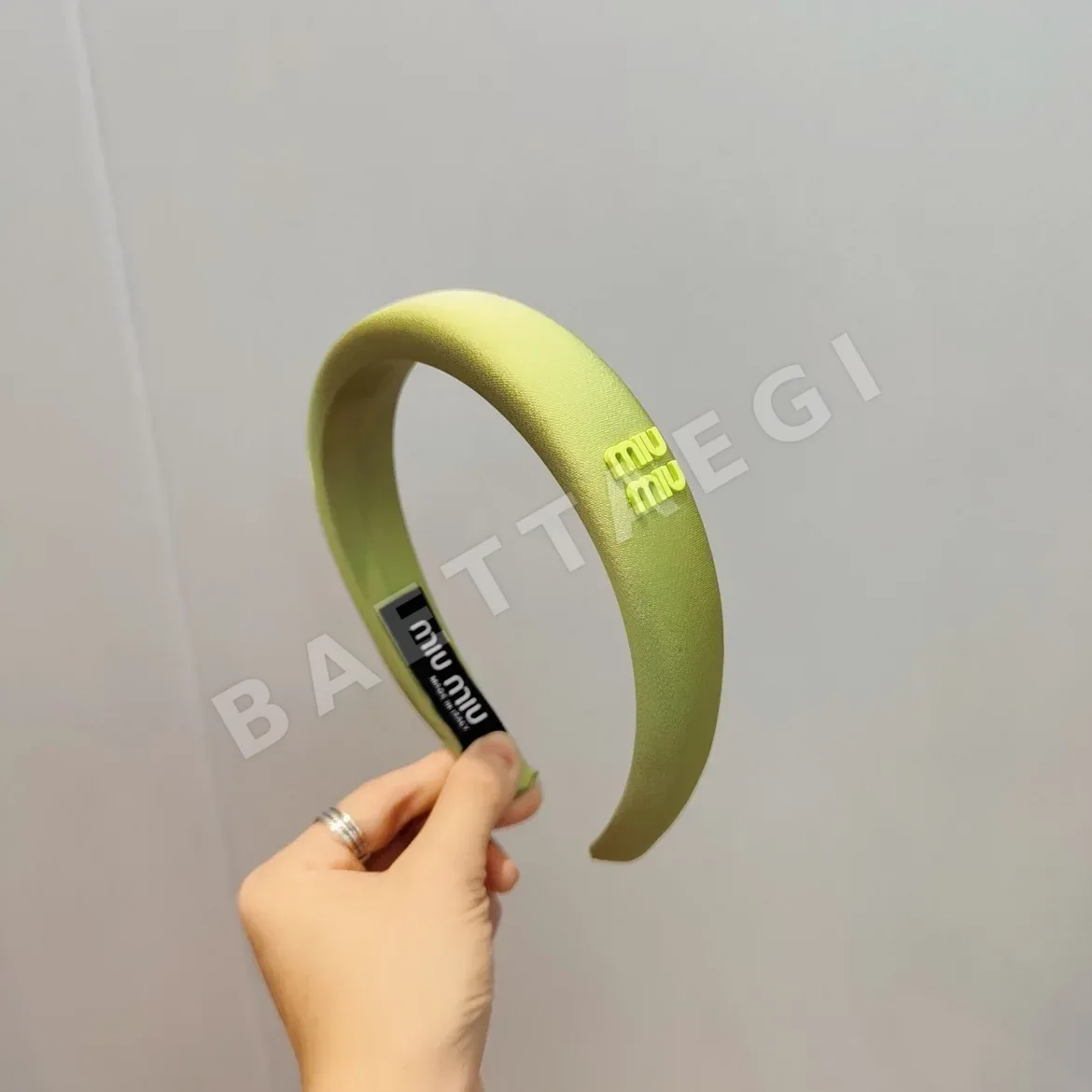 미우미우 새틴 헤어밴드 상세 이미지 2