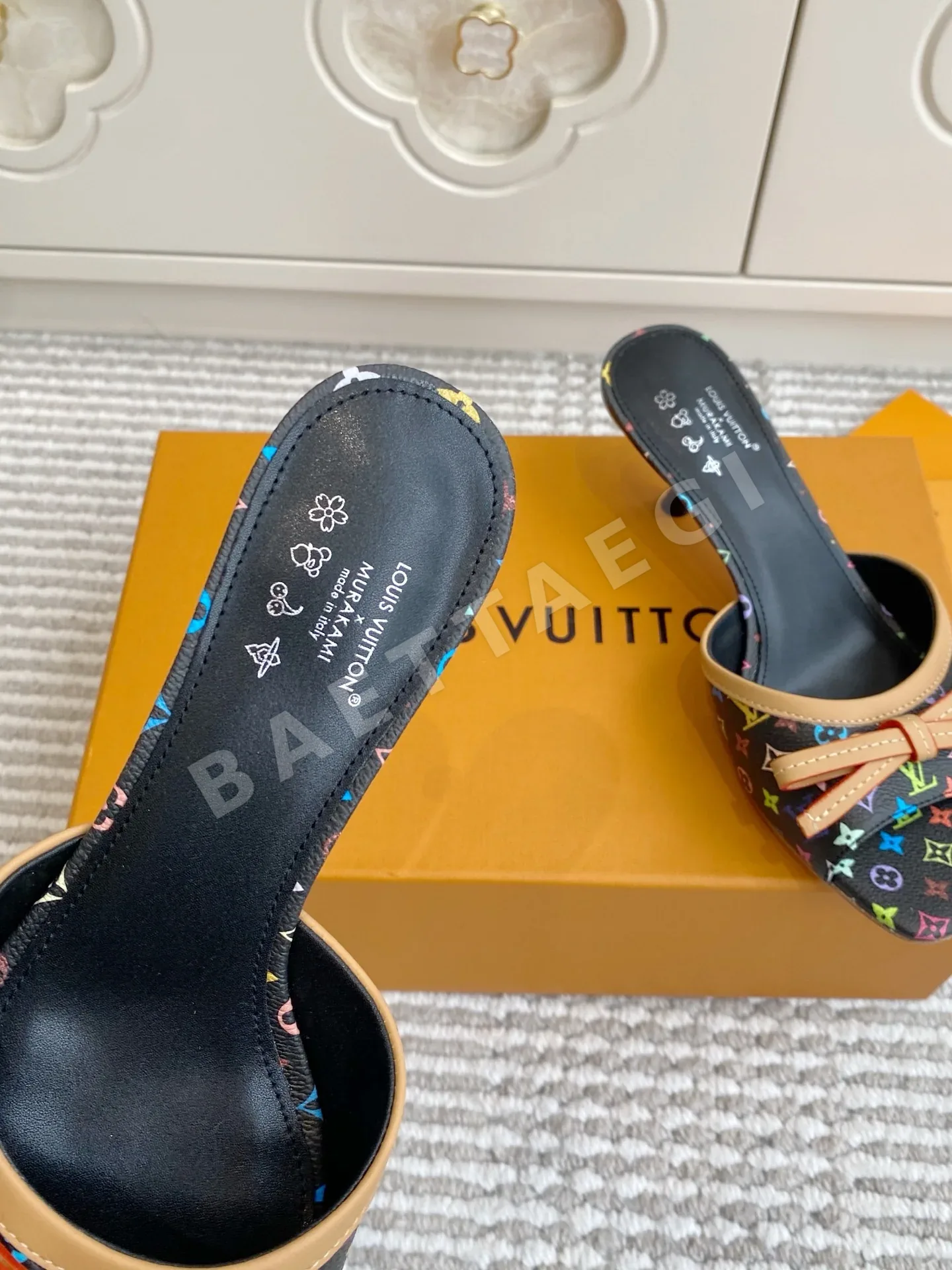 루이비통 LV 키티 힐 뮬 샌들 상세 이미지 7
