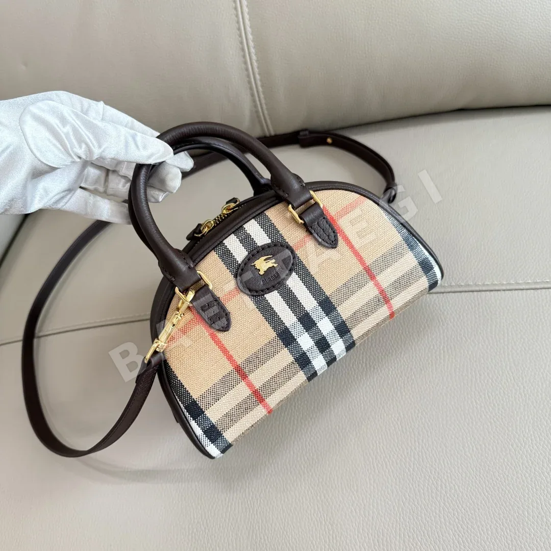 버버리 하이랜드 자카드 체크 미니 볼링백 상세 이미지 4