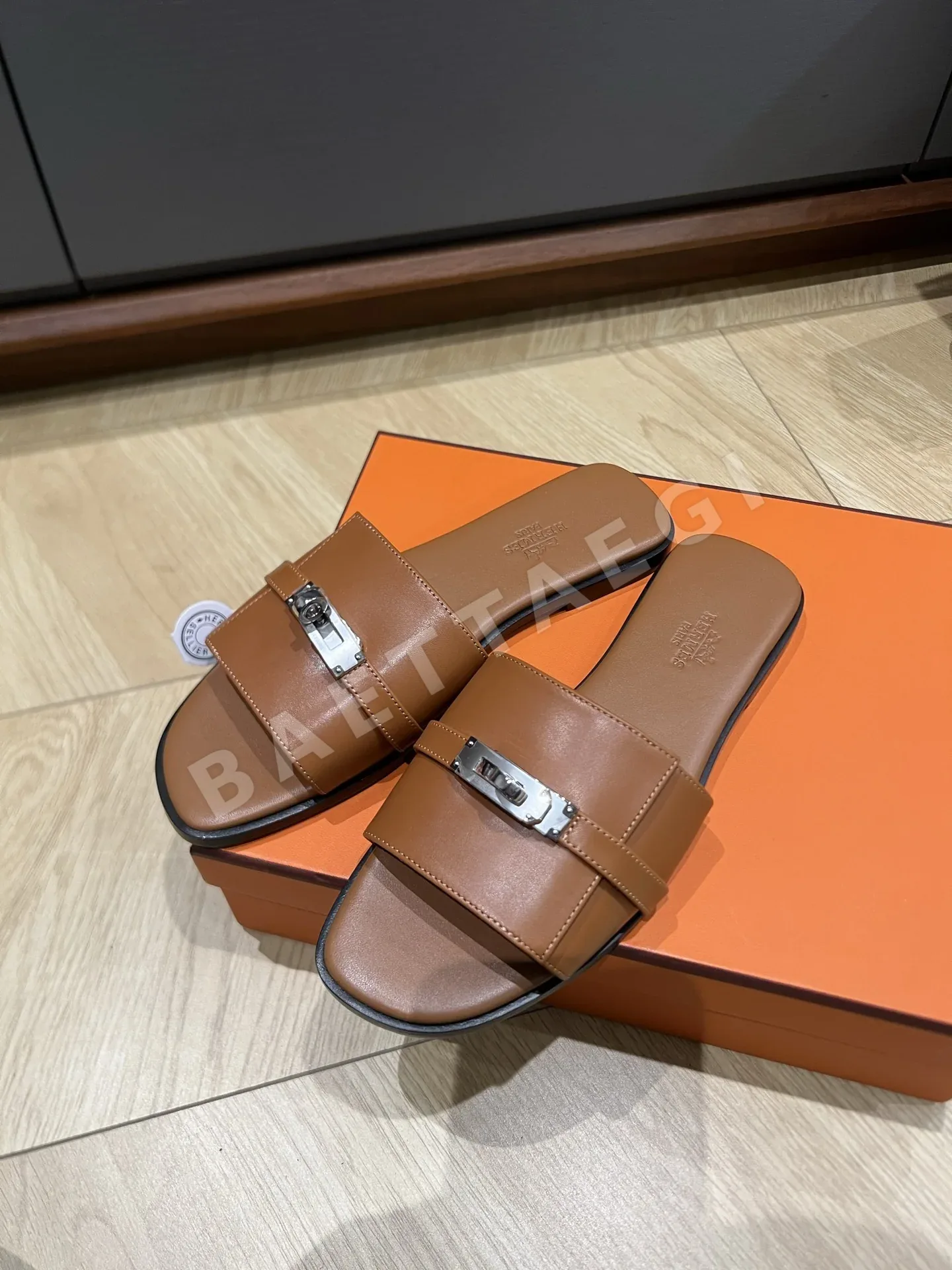 에르메스 줄리아 샌들 108144