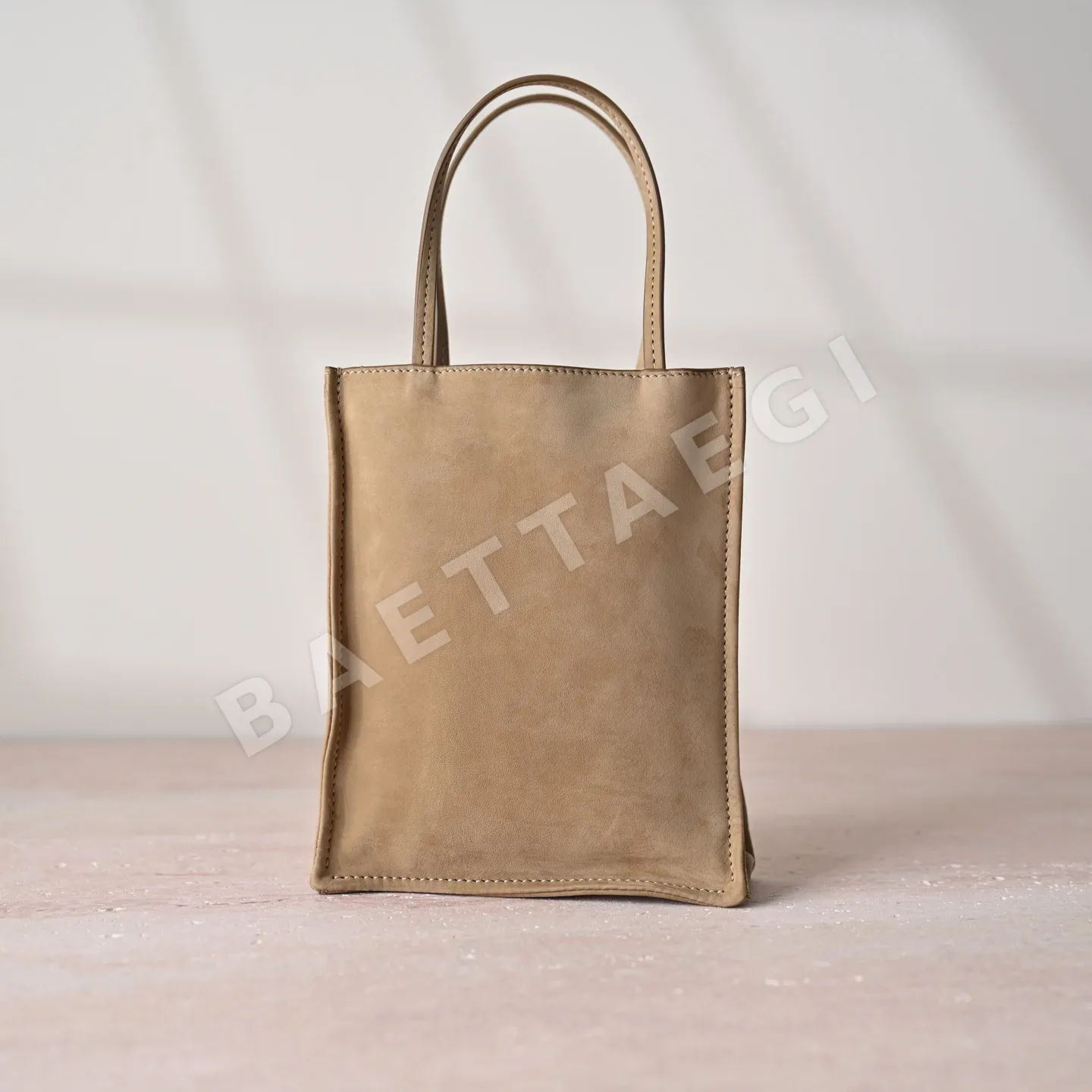 더로우 스웨이드 토트백 상세 이미지 2