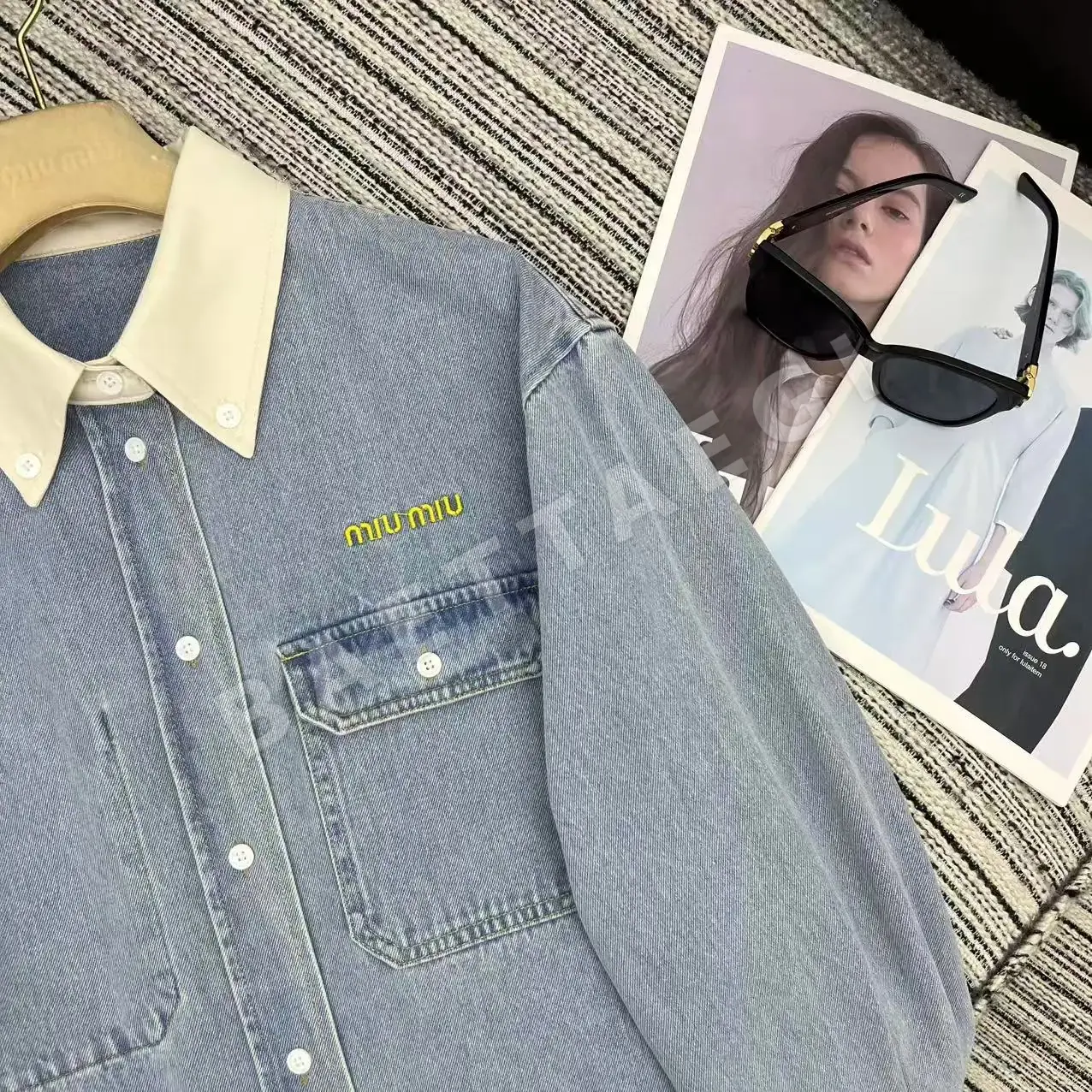 미우미우 자수 데님 셔츠 상세 이미지 6