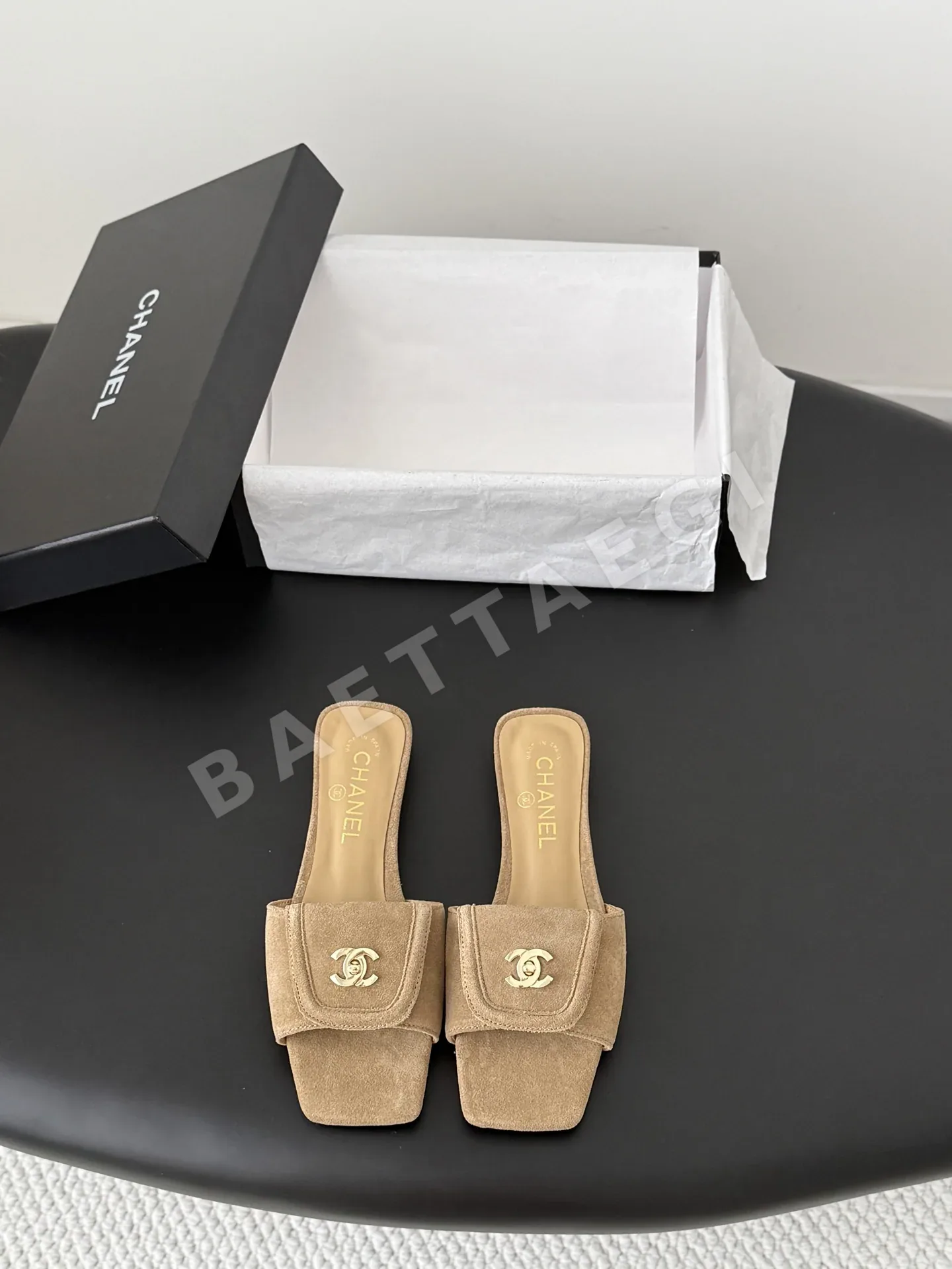 샤넬 빈티지 백클 로퍼 98680