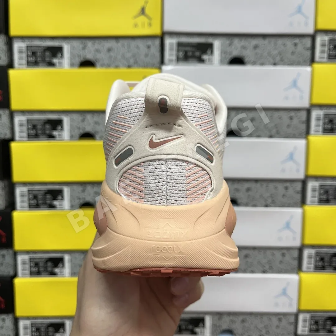 나이키 줌 보메로 18 HM6804-601 201105 Nike Zoom Vomero 18 상세 이미지 7