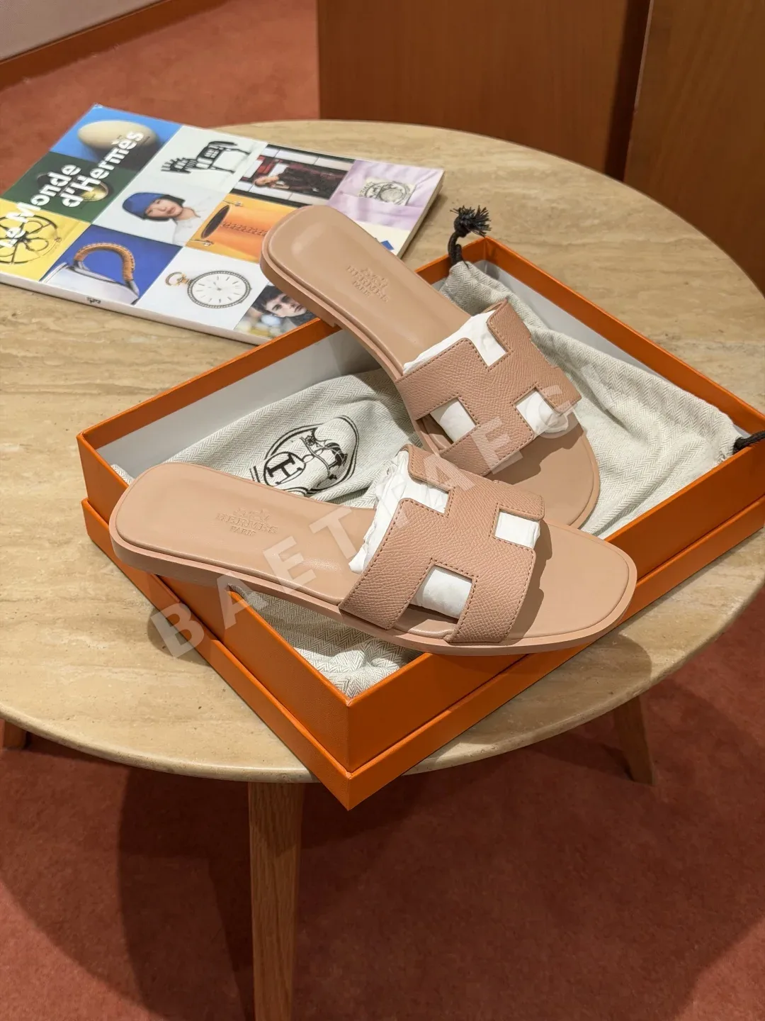 에르메스 오란 샌들 베이지 가죽 클래식 H 컷아웃 상세 이미지 2