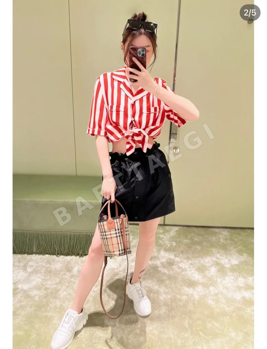 버버리 레트로 미니 버킷 가방 상세 이미지 11