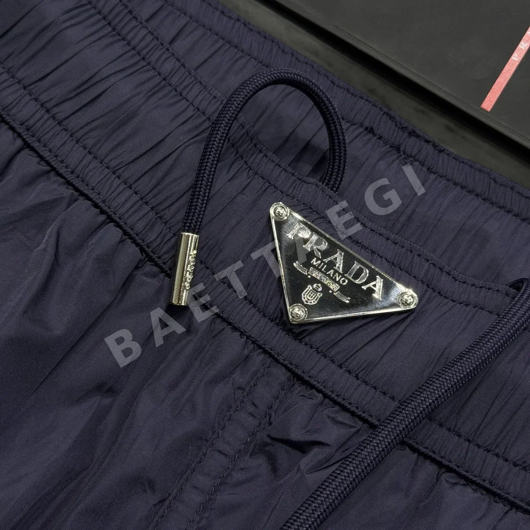 프라다 Re-Nylon 솔리드 컬러 엘라스틱 비치 반바지 41245 Prada Shorts 상세 이미지 7