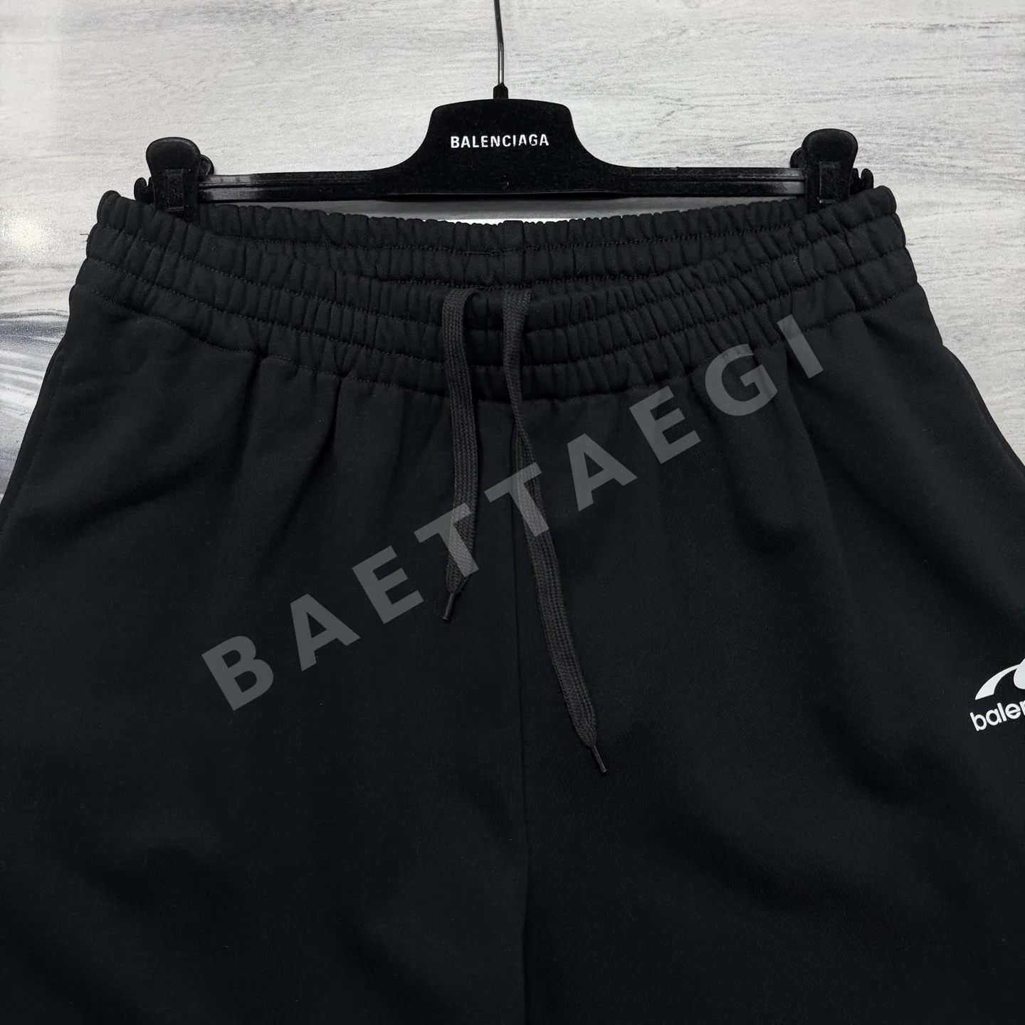발렌시아가 남성 프린트 허리밴드 반바지 상세 이미지 6