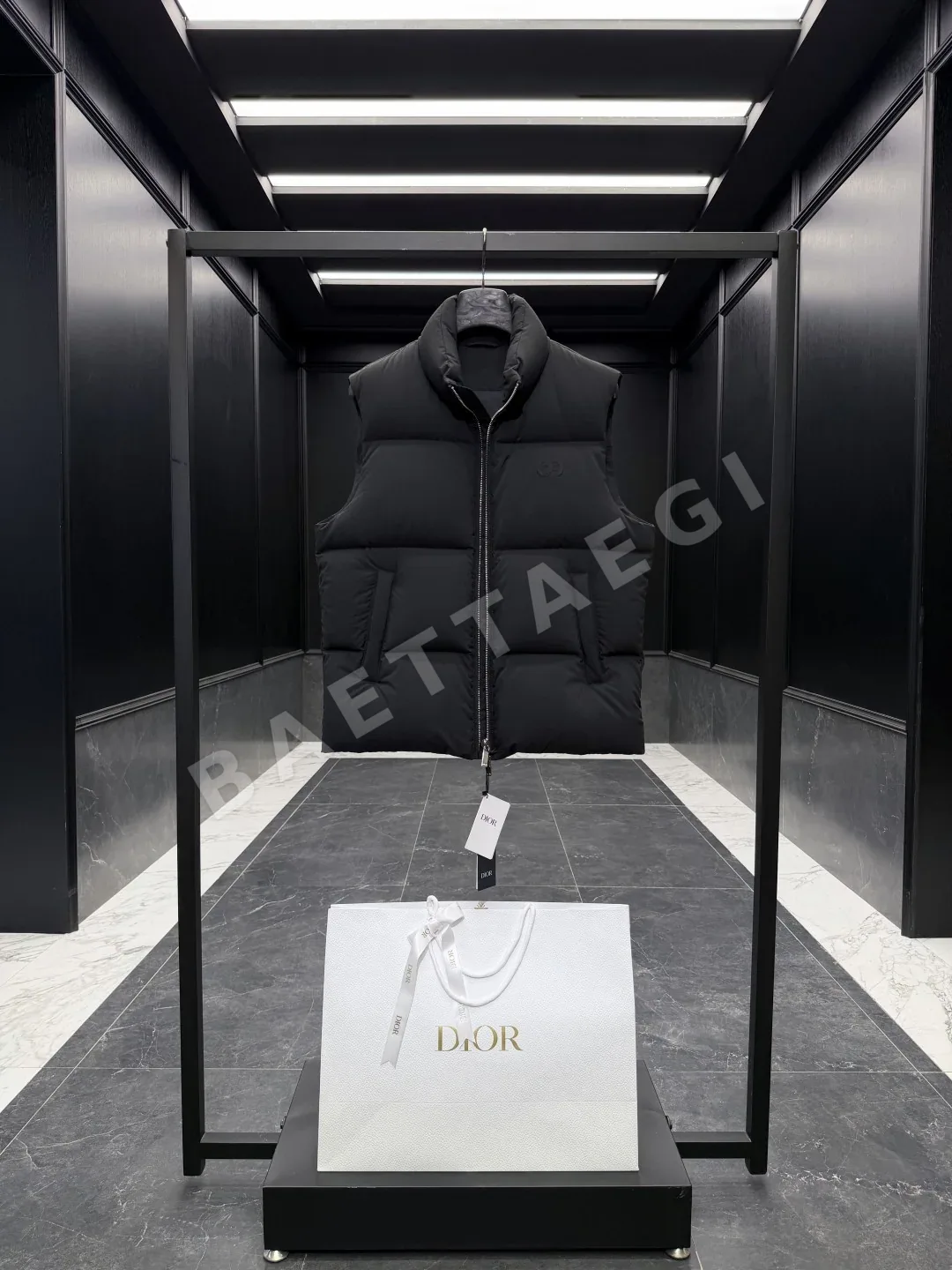 디올 CD 자수 구스 다운 남성 조끼 상세 이미지 3