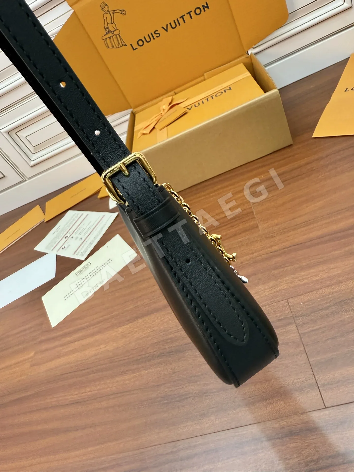 루이비통 M25525 가방 상세 이미지 4