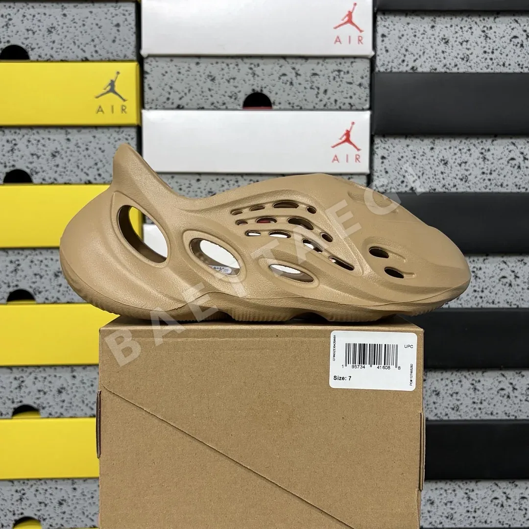 아디다스 [LW] 이지 폼 RNNR GW3354 200646 Adidas Yeezy Foam RNNR Ochre