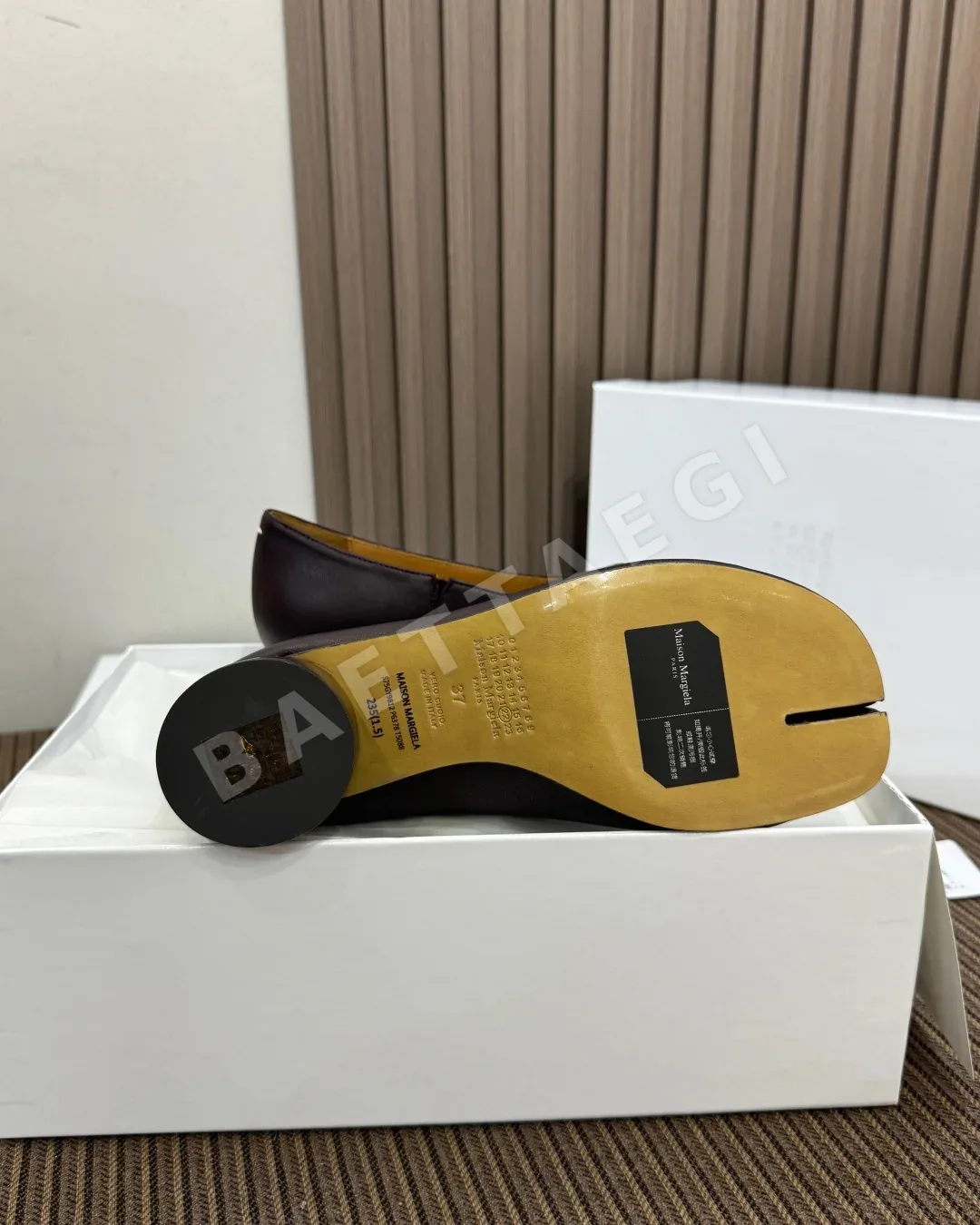 마르지엘라 타비 로퍼 가죽 토 상세 이미지 9