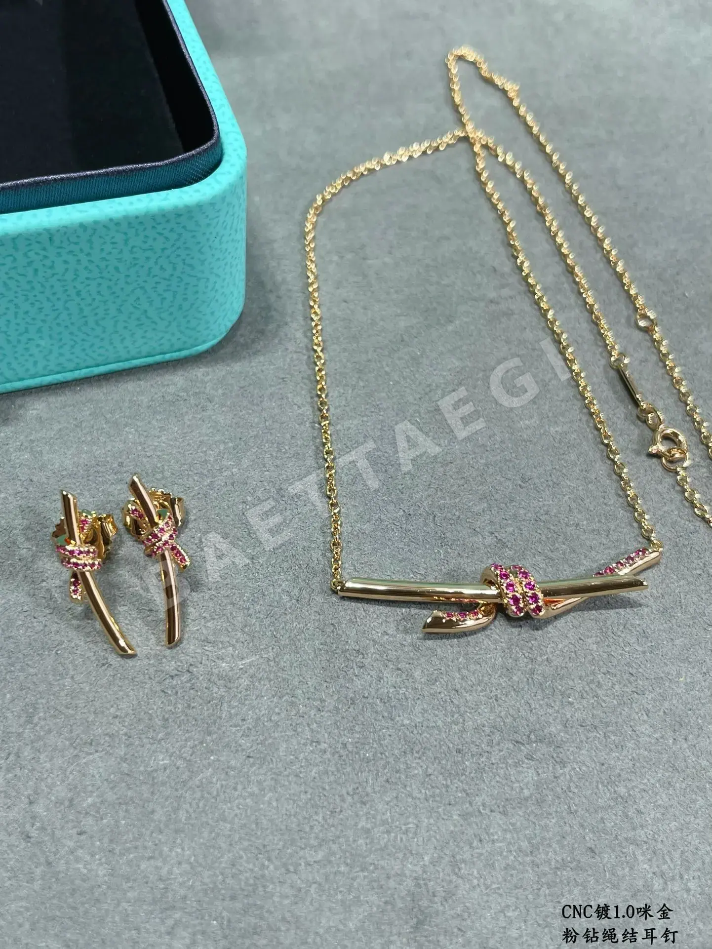 티파니 핑크 다이아몬드 로프 매듭 귀걸이 상세 이미지 6