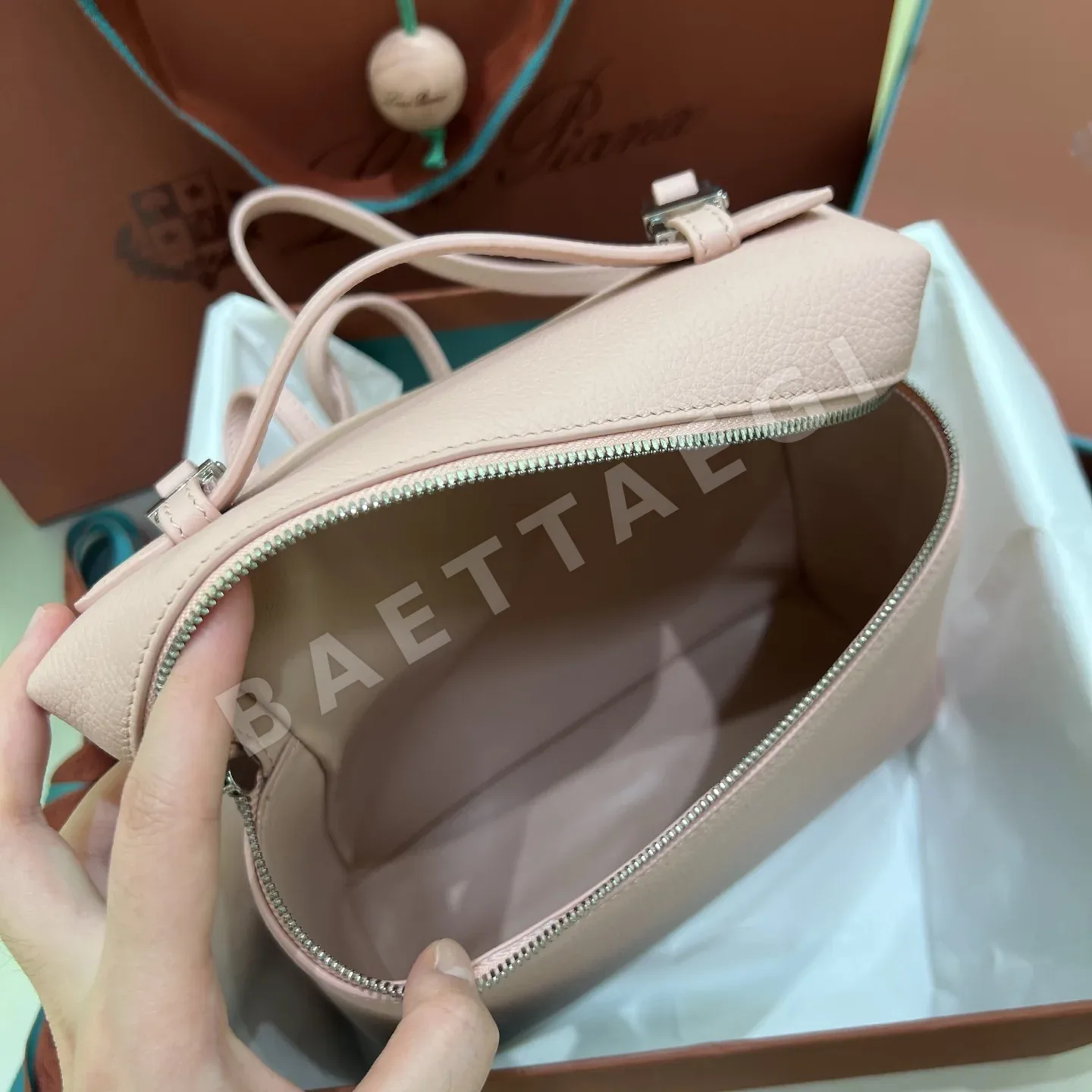 로로피아나 가방 상세 이미지 8