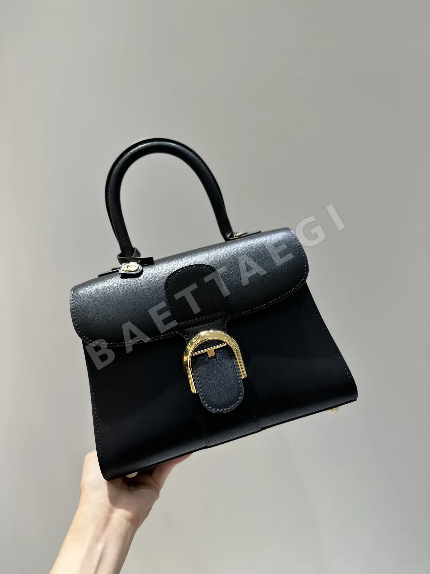 델보 더블링 브릴리언트 박스 가죽 숄더백 상세 이미지 2