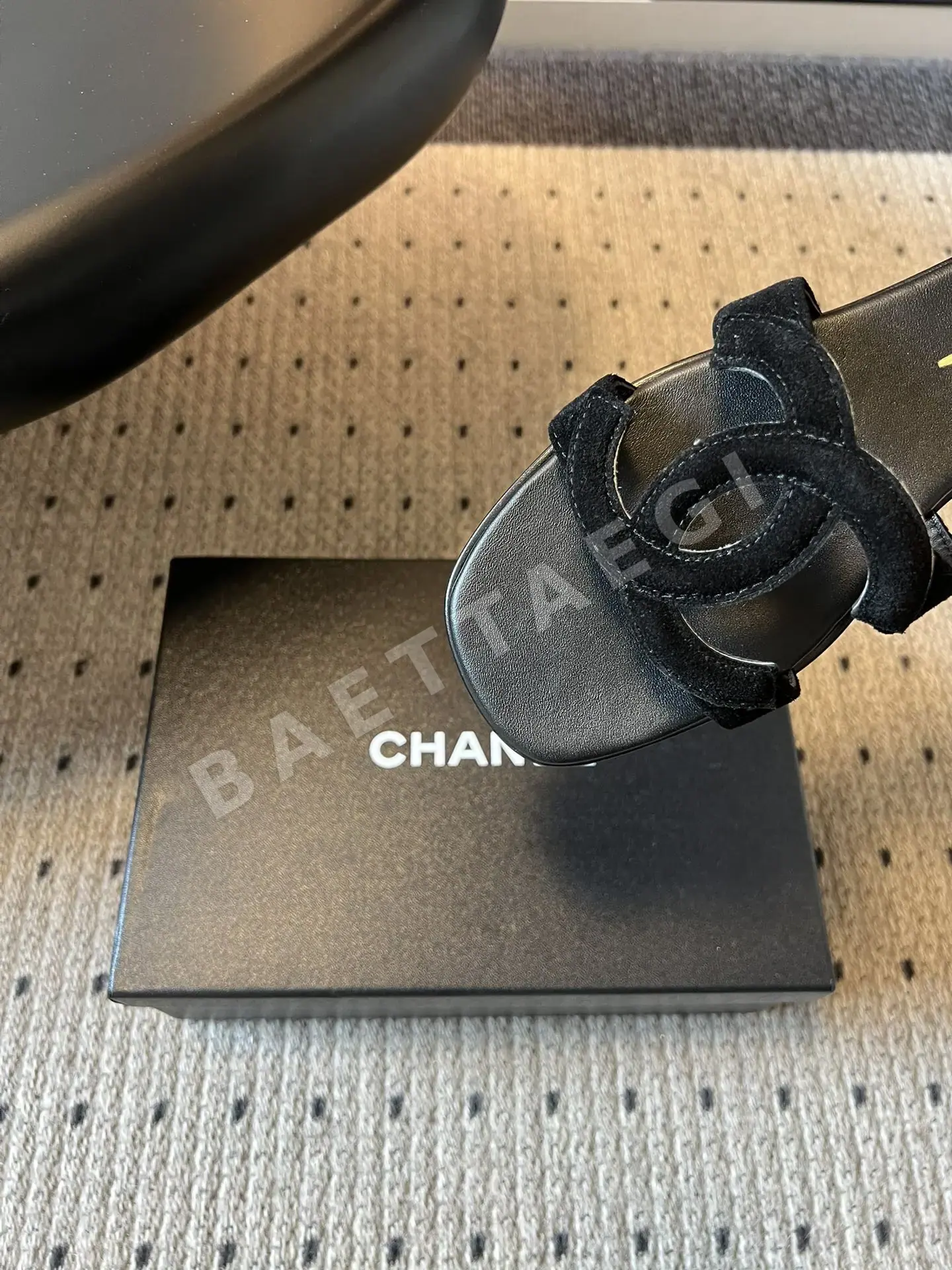샤넬 뉴 클래식 더블 C 로고 샌들 상세 이미지 7