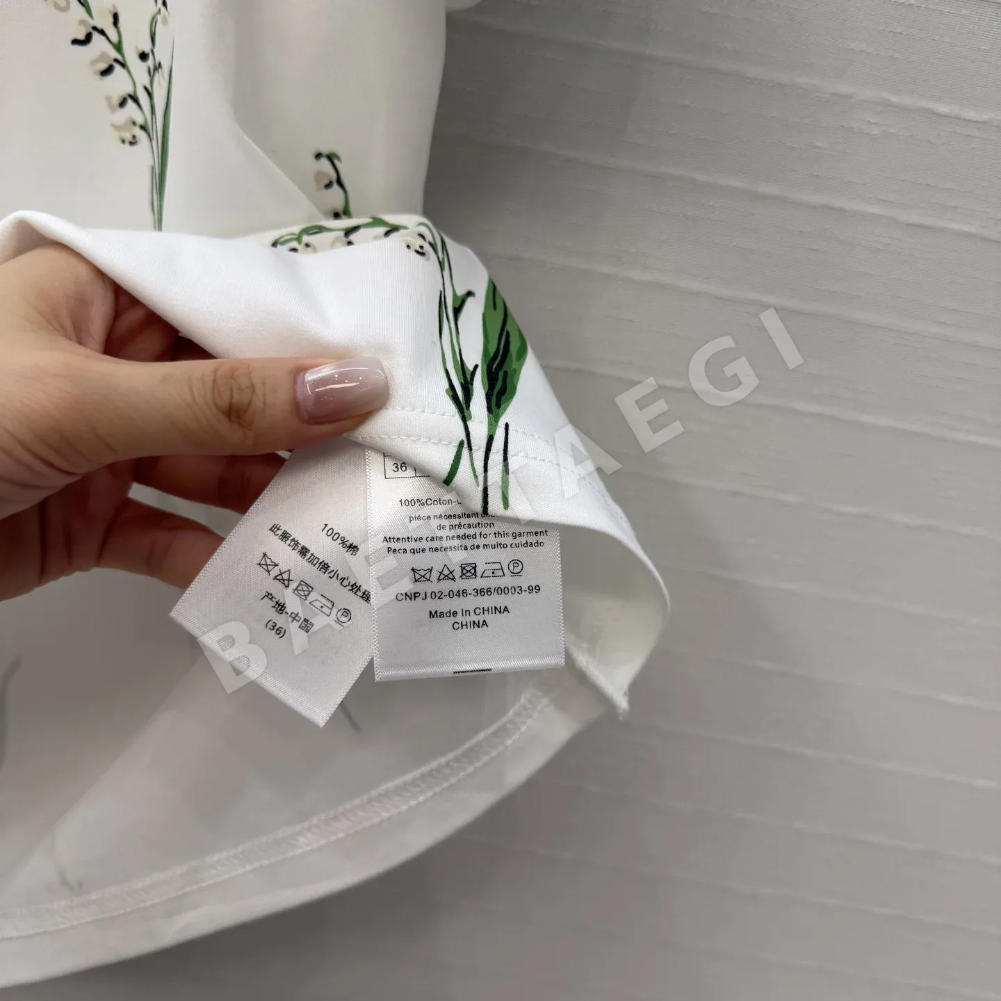 디올 은방울꽃 자수 코튼 반팔 티셔츠 상세 이미지 7