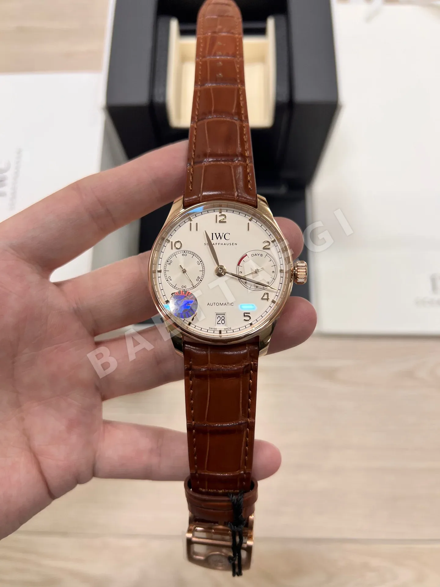 IWC 포르투기저 7 데이즈 로즈골드 남성 시계 상세 이미지 5