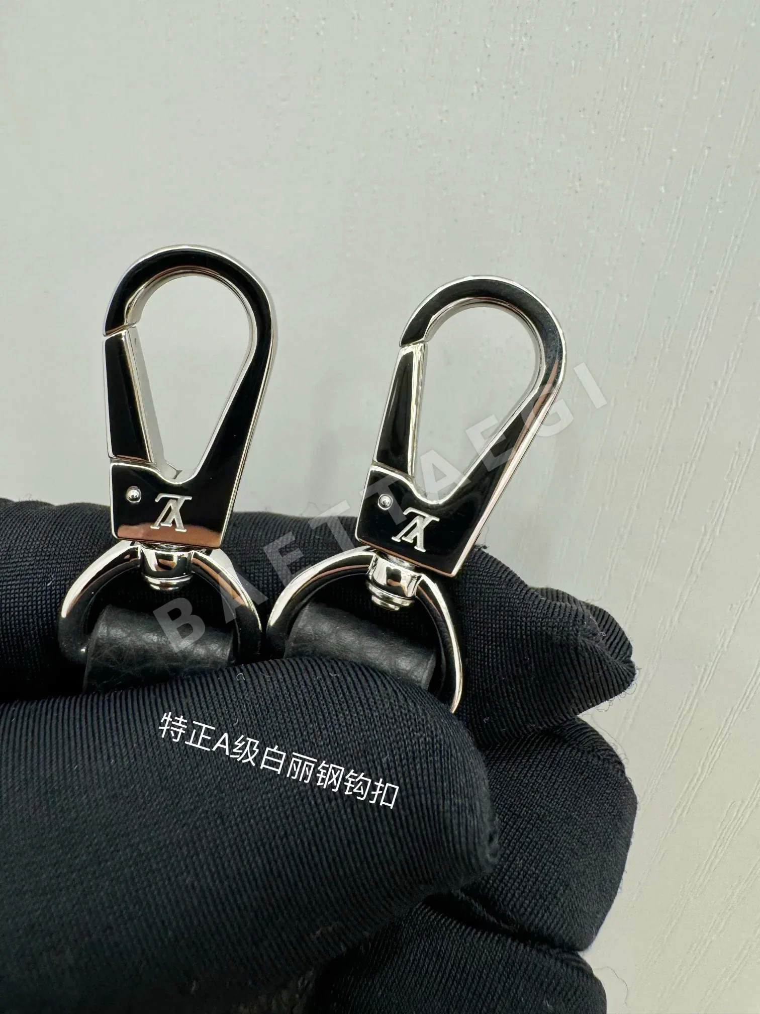 루이비통 M21848 가방 상세 이미지 5