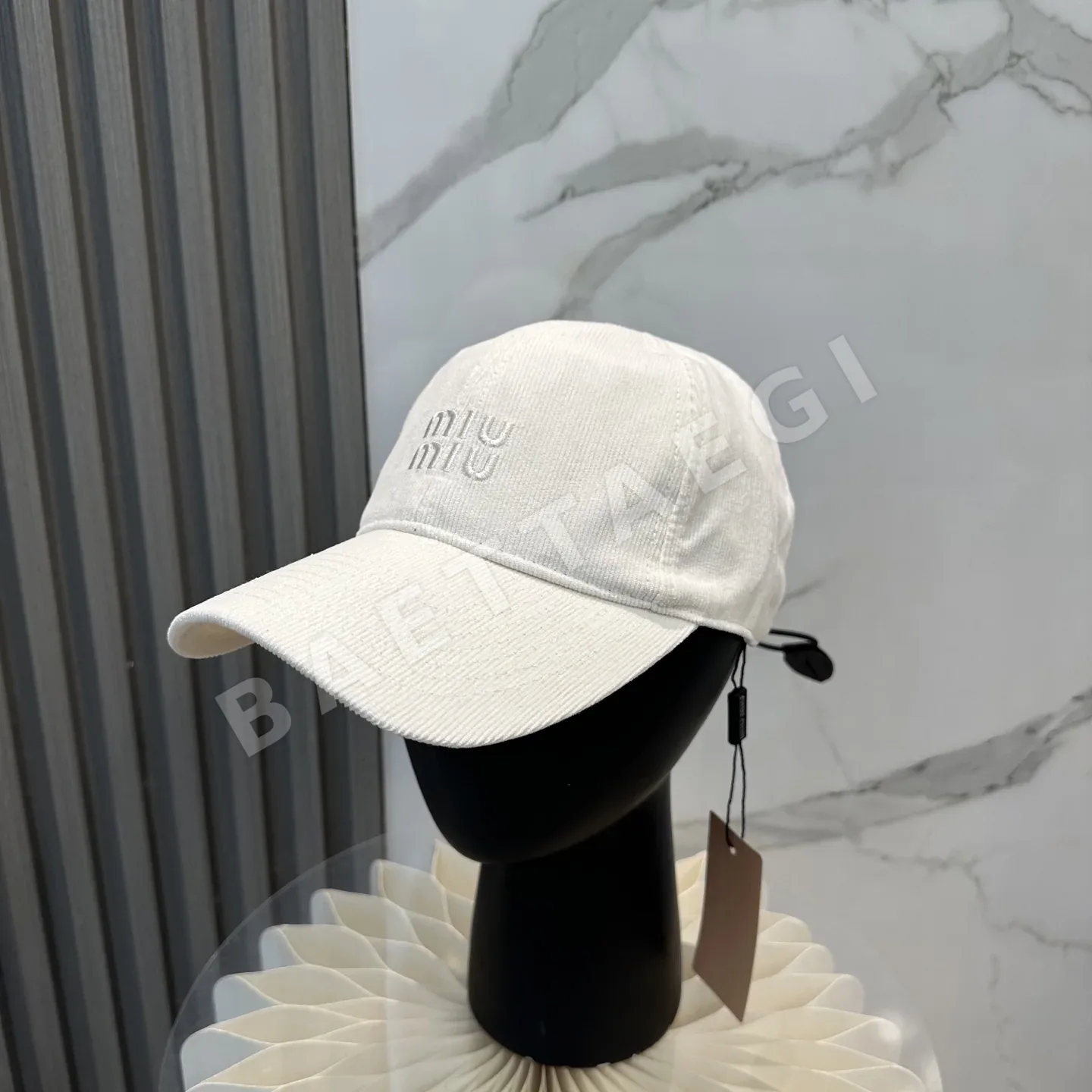 미우미우 코듀로이 베이스볼캡 185782