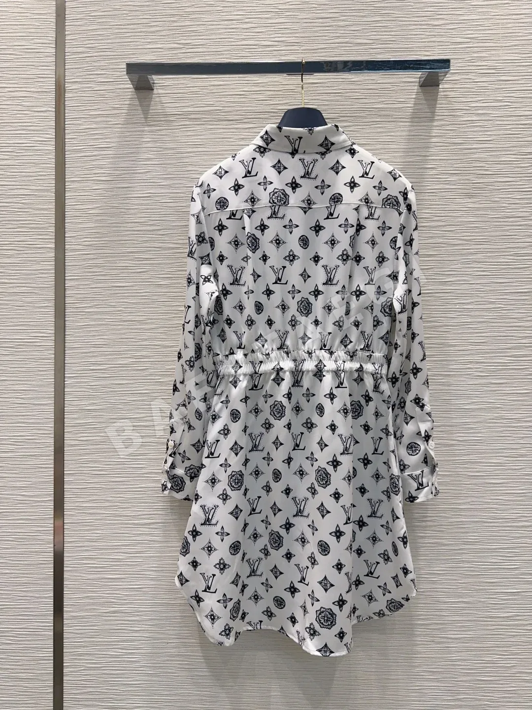 루이비통 폴로 카라 프린트 원피스 상세 이미지 8