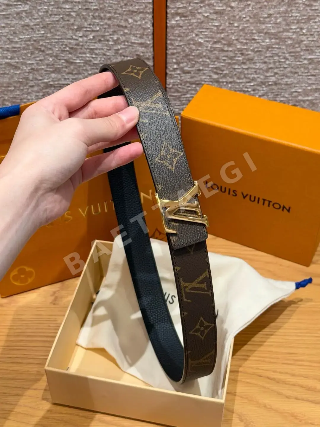 루이비통 모노그램 에클립스 리버시블 벨트 상세 이미지 3