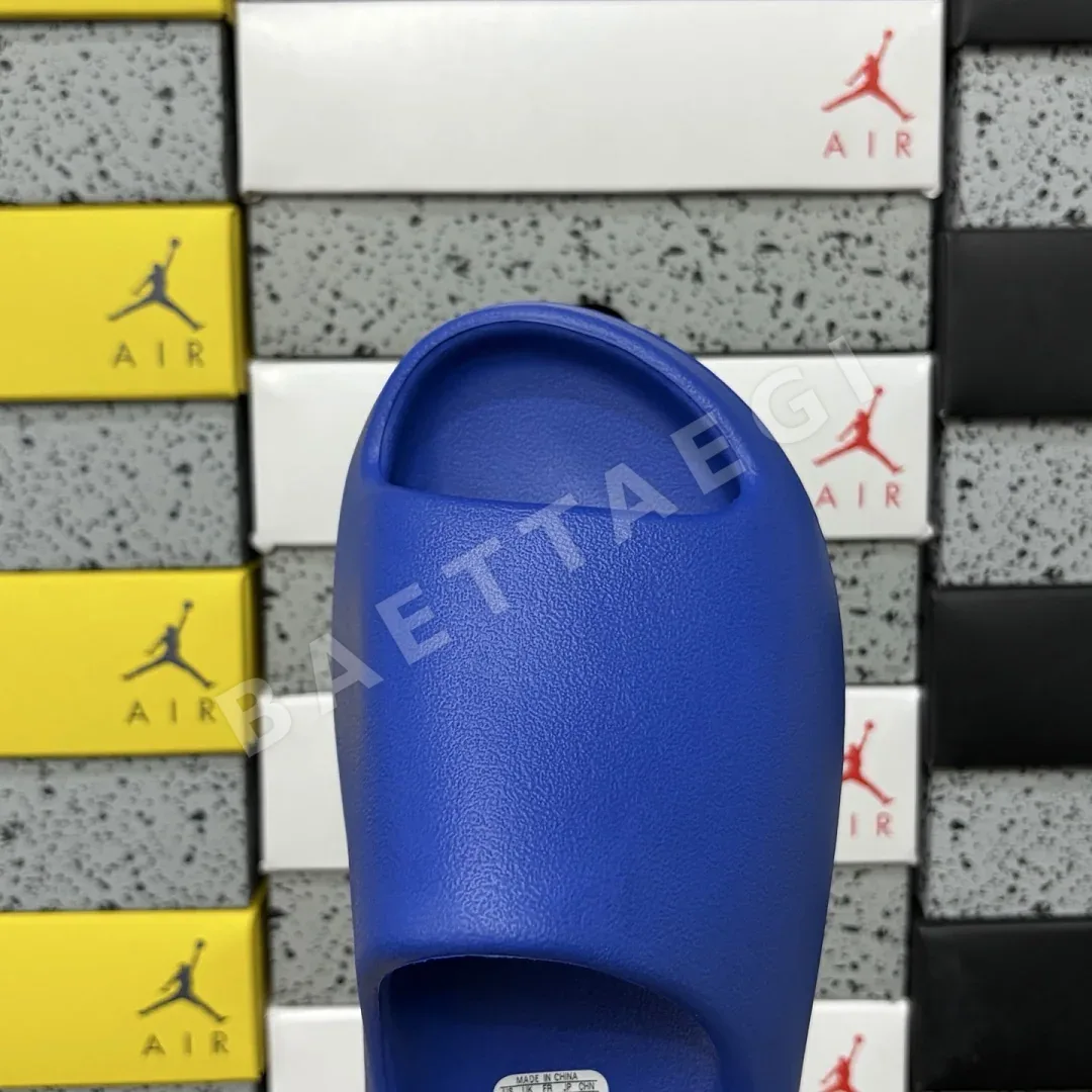 아디다스 [LW] 이지 슬라이드 ID4133 200621 Adidas Yeezy Slide Azure 상세 이미지 6
