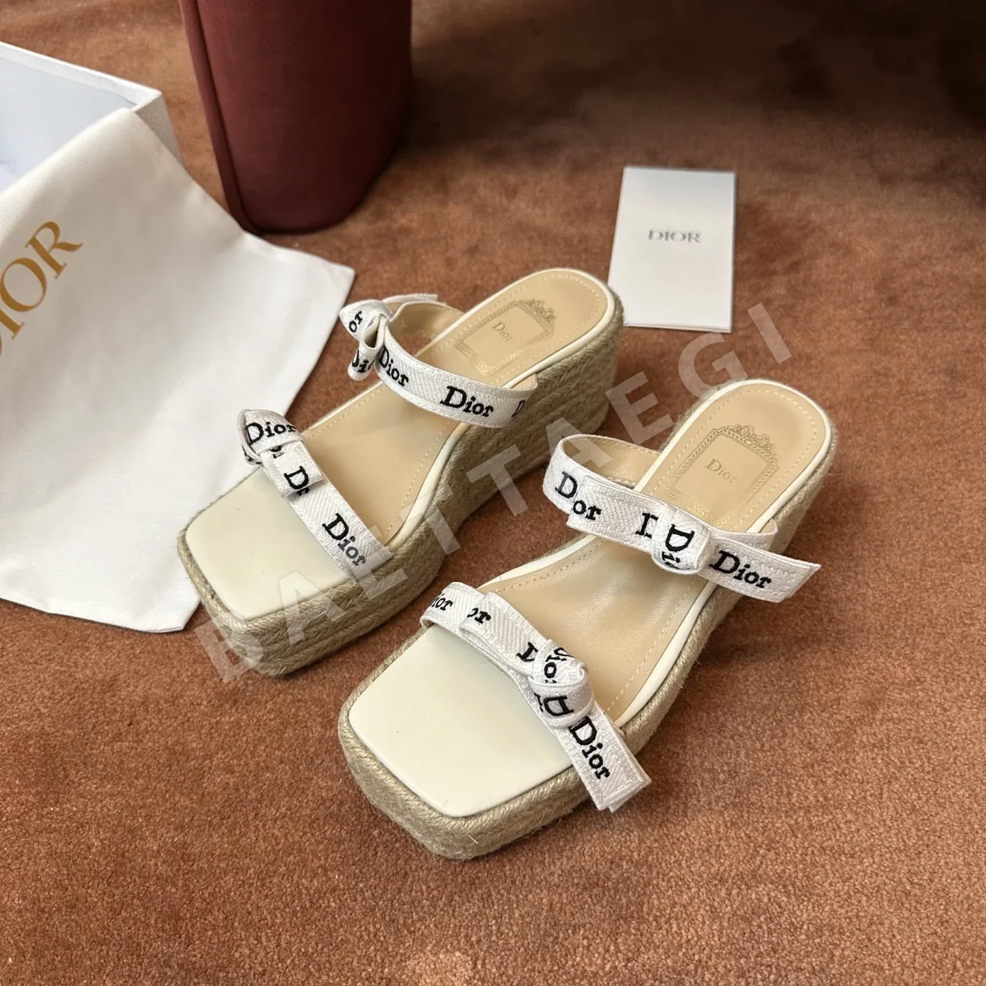 디올 샌들 가죽 금장 버클 상세 이미지 2