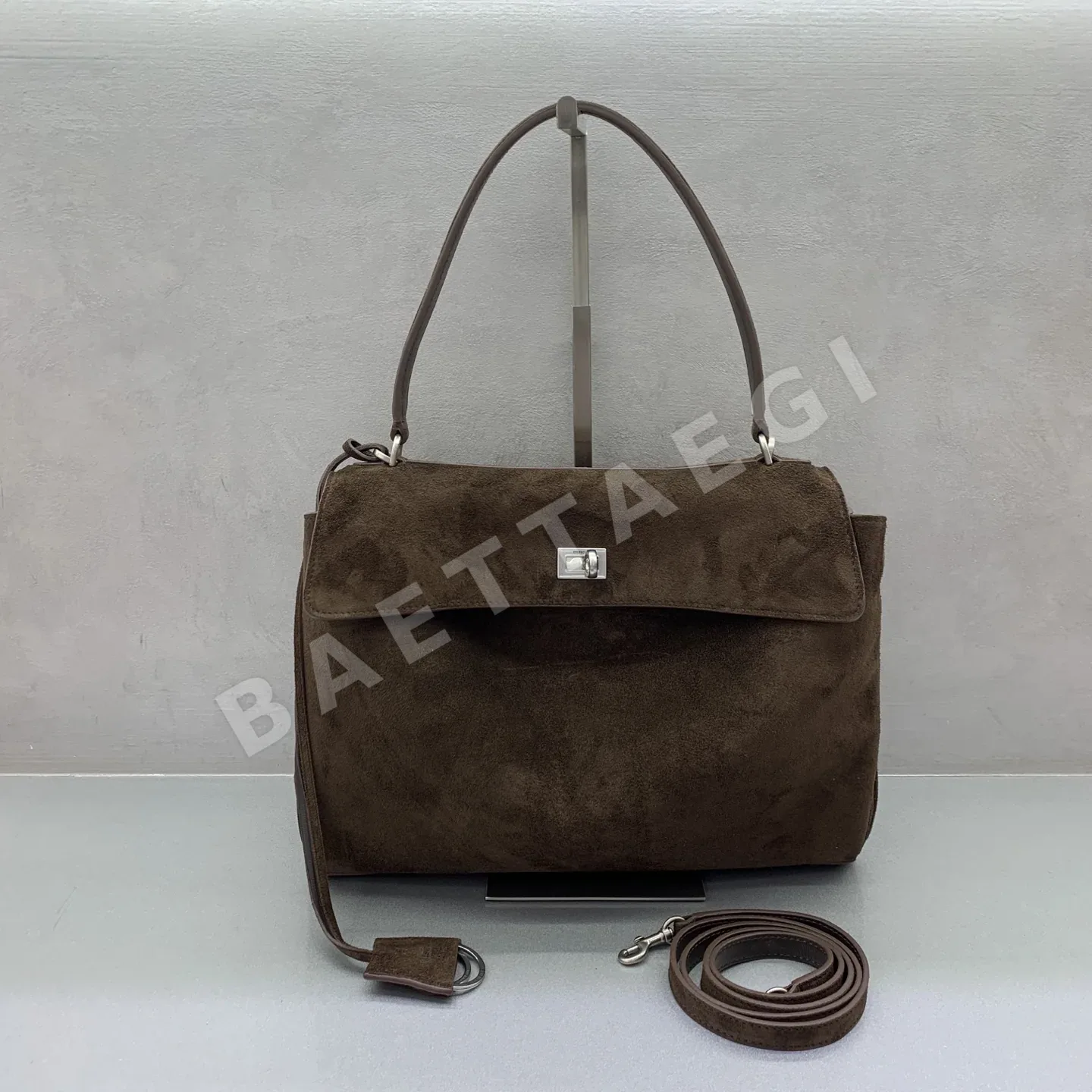 발렌시아가 러브 라운텐 미디움 다크 브라운 가방 78972