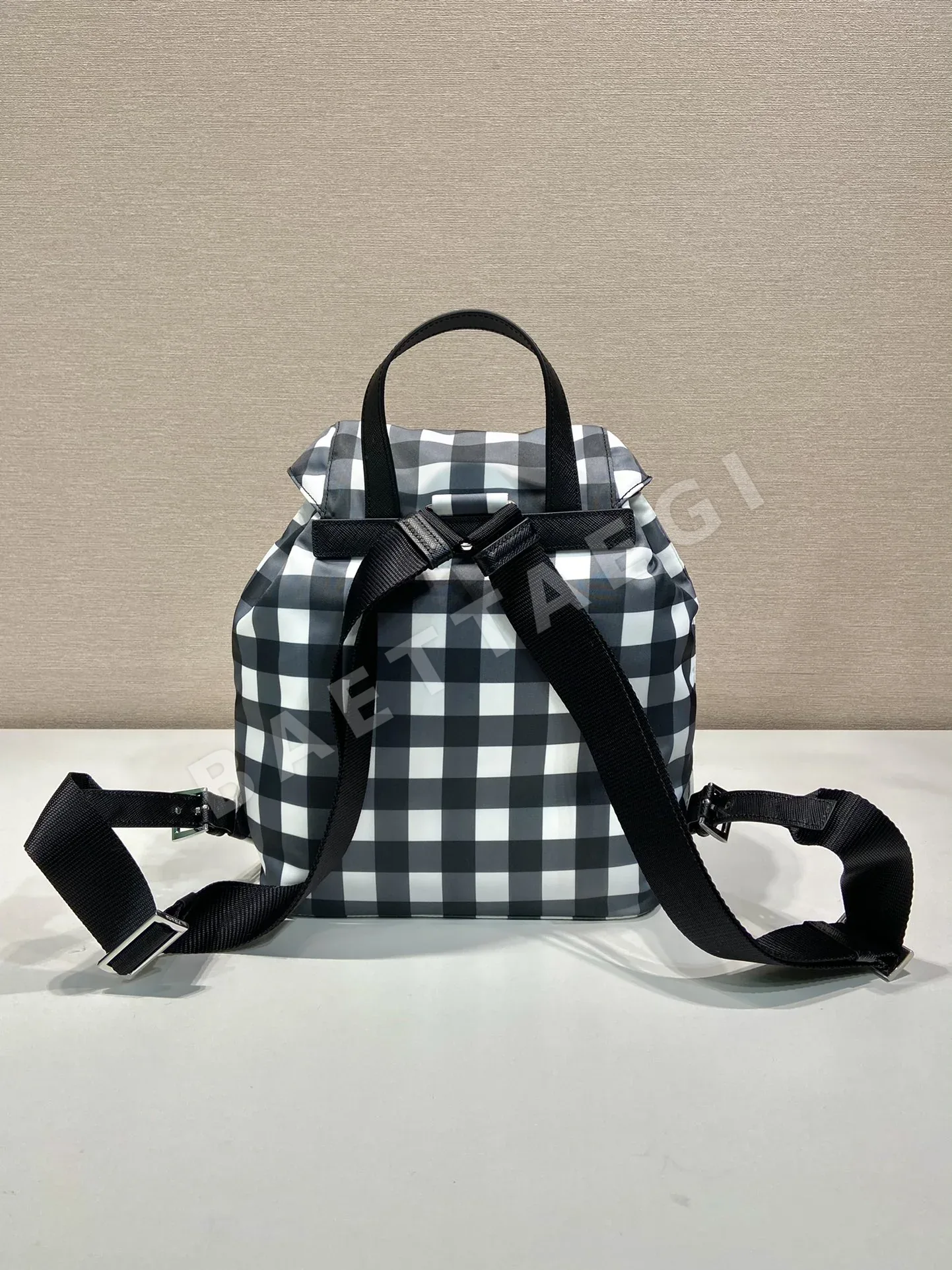 프라다 체크무늬 백팩 1BZ677 상세 이미지 5