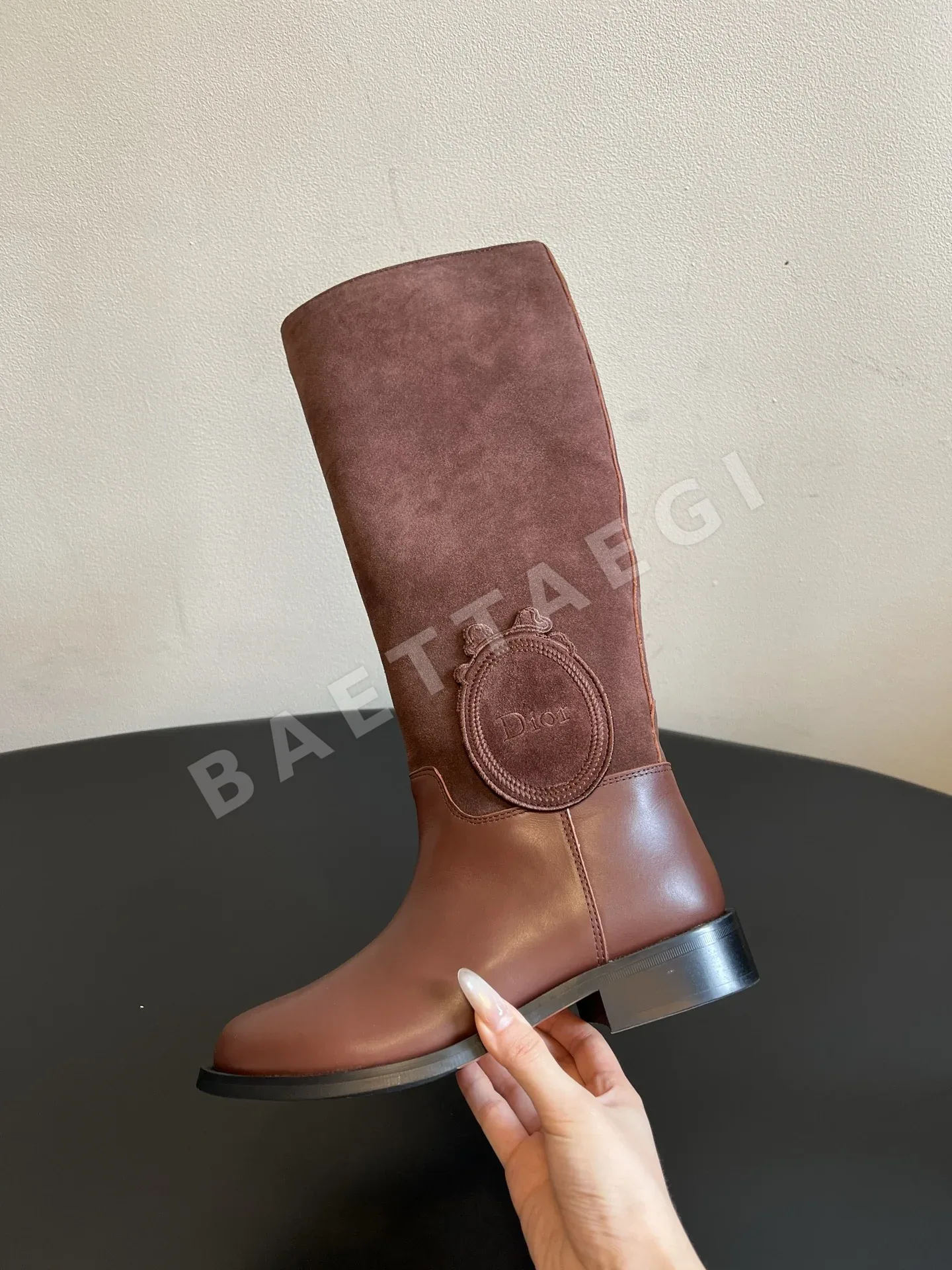 디올 부츠 배지 자수 상세 이미지 6