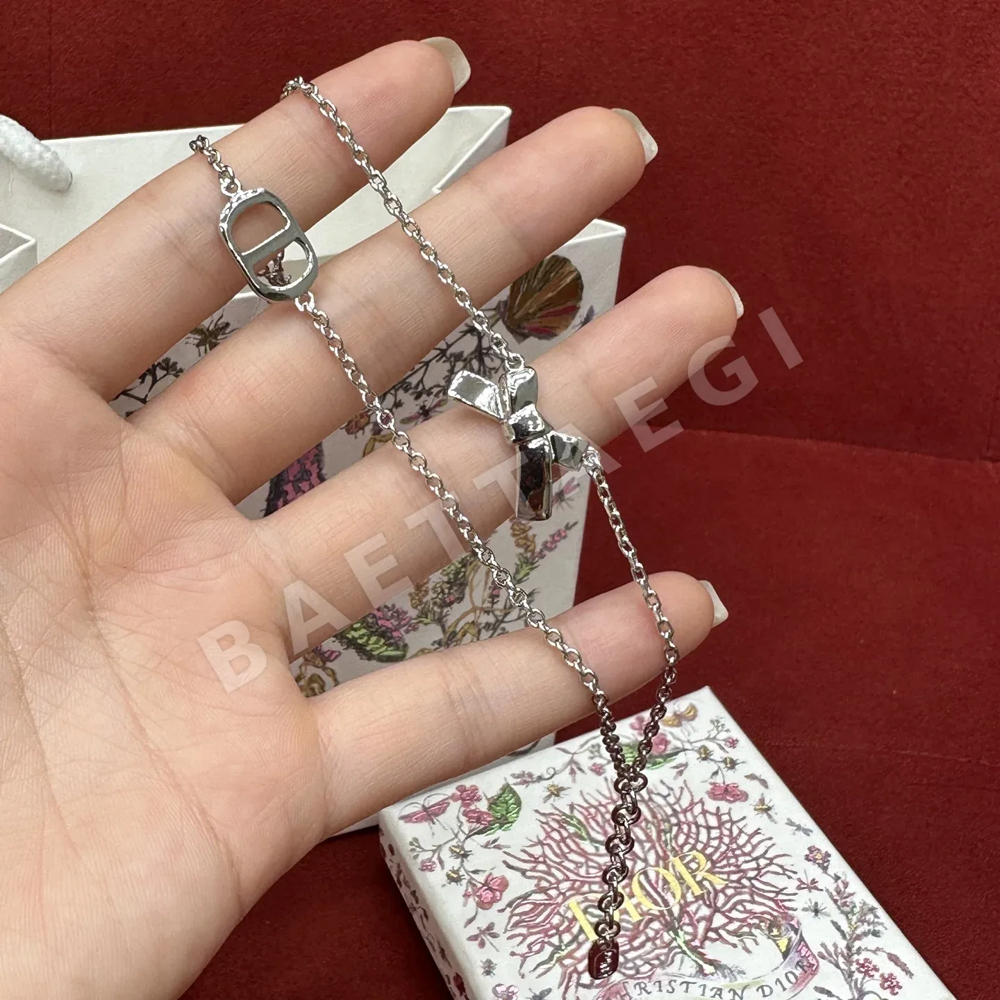 디올 브러시드 리본 더블 레이어 팔찌 상세 이미지 2