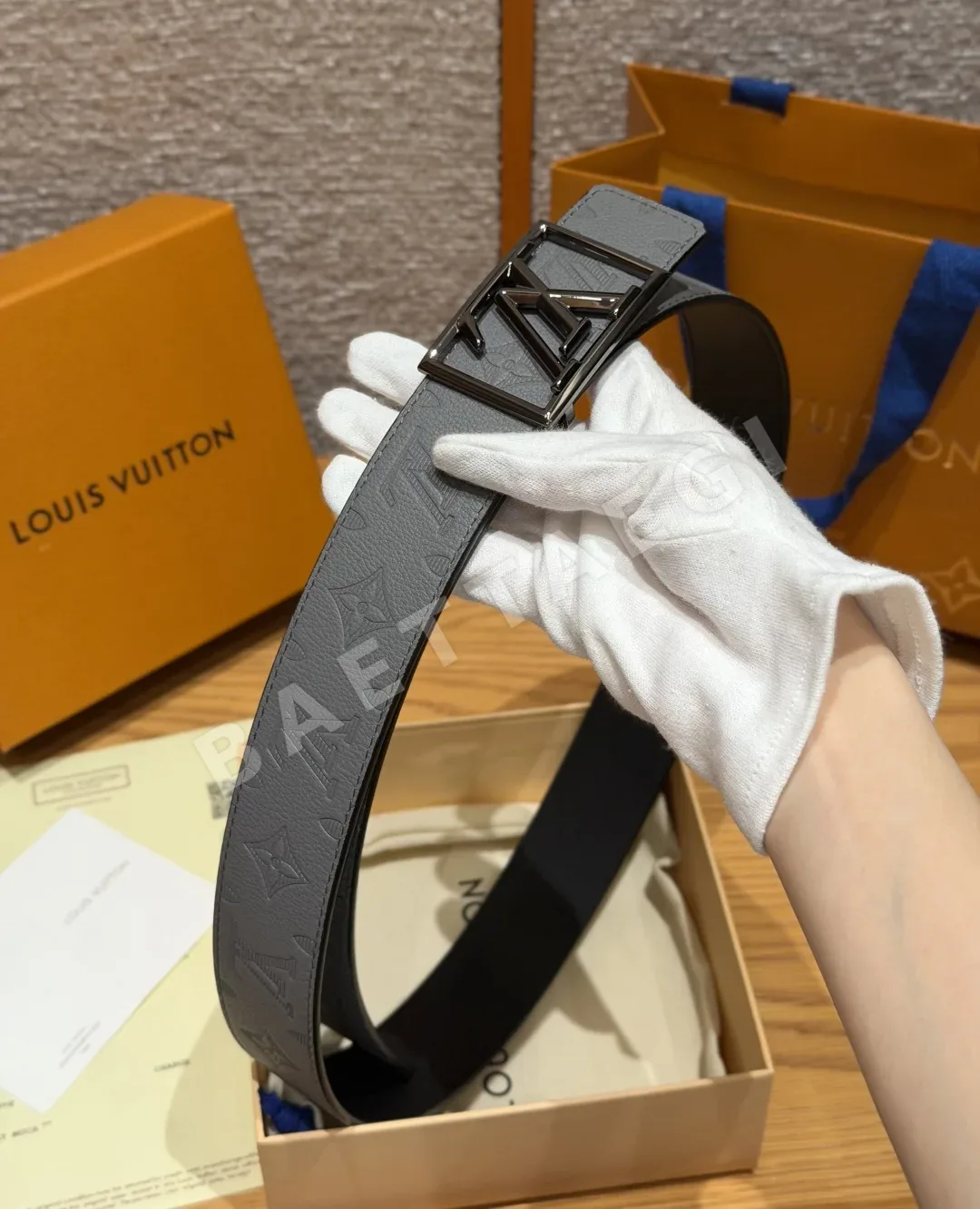 루이비통 피라미드 40mm 모노그램 엠보 소가죽 벨트 상세 이미지 7