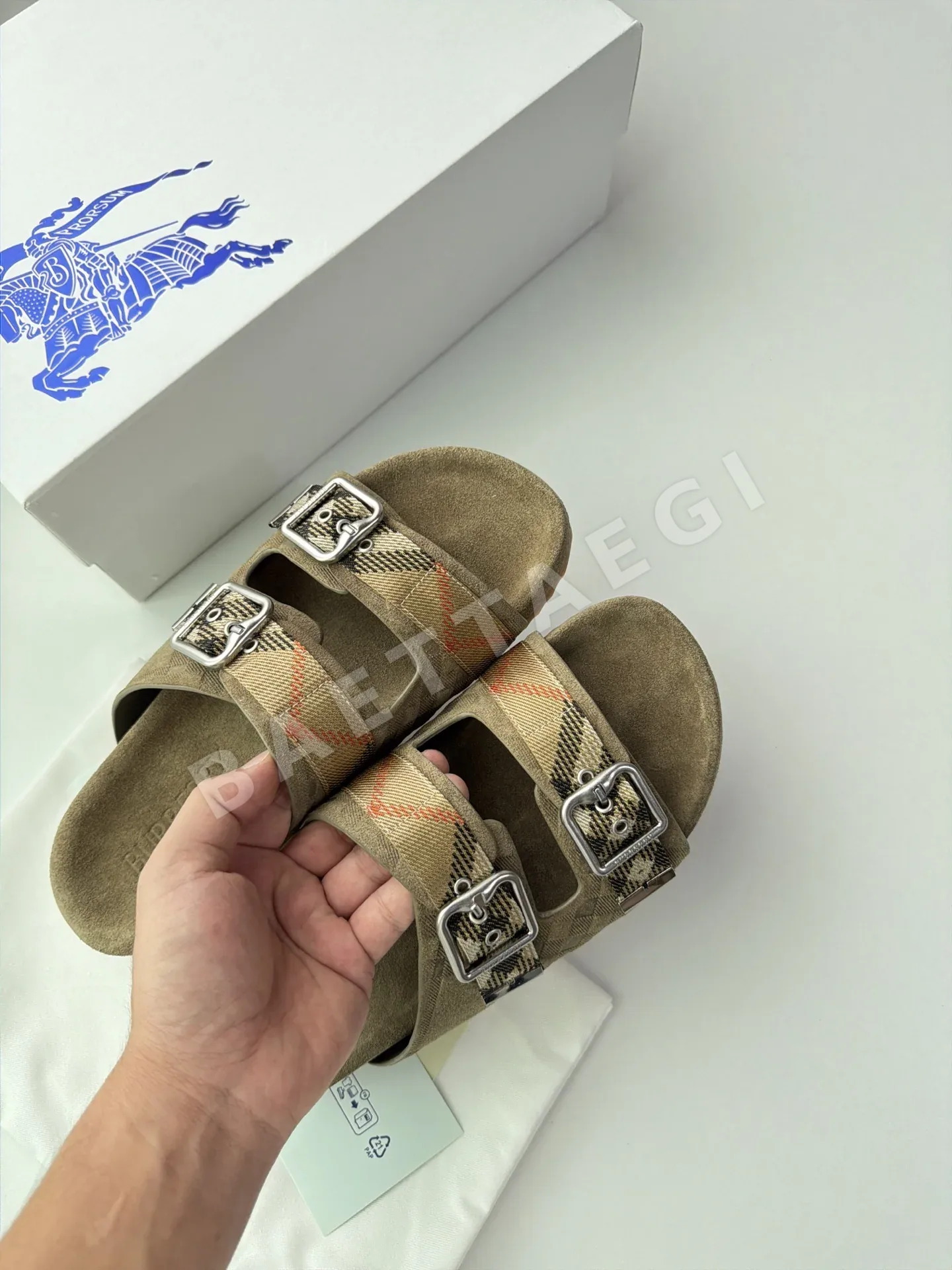 버버리 체크 더블 버클 버켄슈토크 샌들 상세 이미지 4