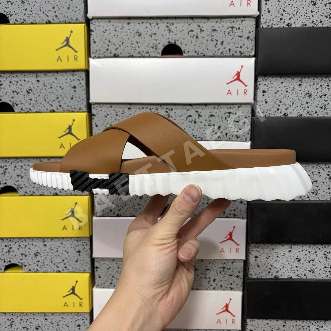 에르메스 [YX] 브라운 205777 Hermes Chypre Sandal X 상세 이미지 9