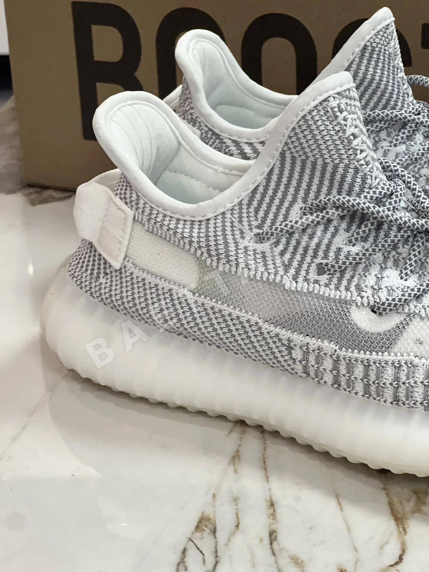 아디다스 YEEZY350 스니커즈 상세 이미지 5