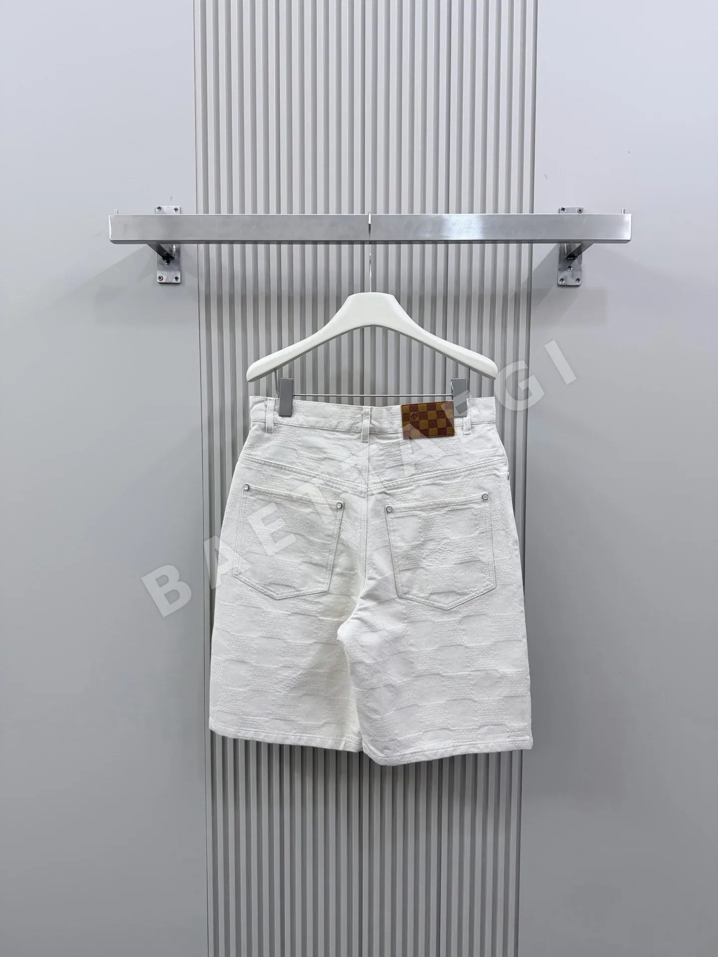 루이비통 체커보드 자수 경량 데님 반바지 상세 이미지 2