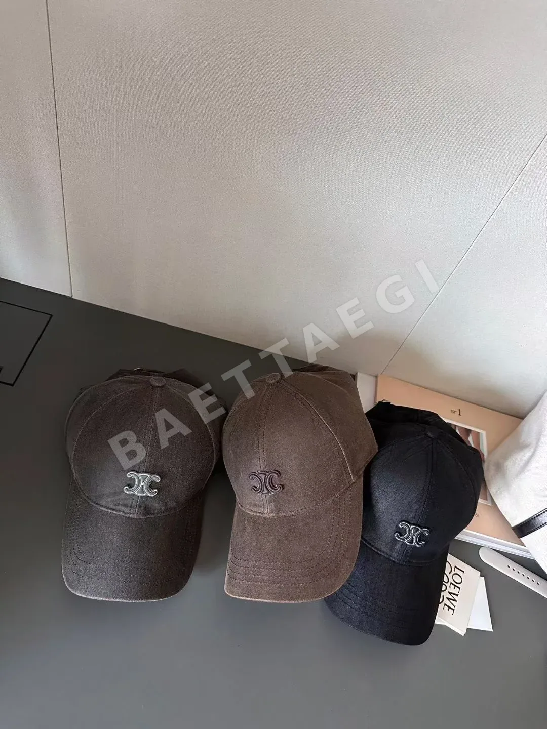 셀린느 배색 매트 질감 야구모자 상세 이미지 2