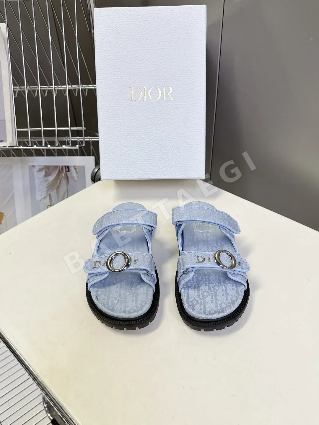 디올 벨크로 슬립온 샌들 98379