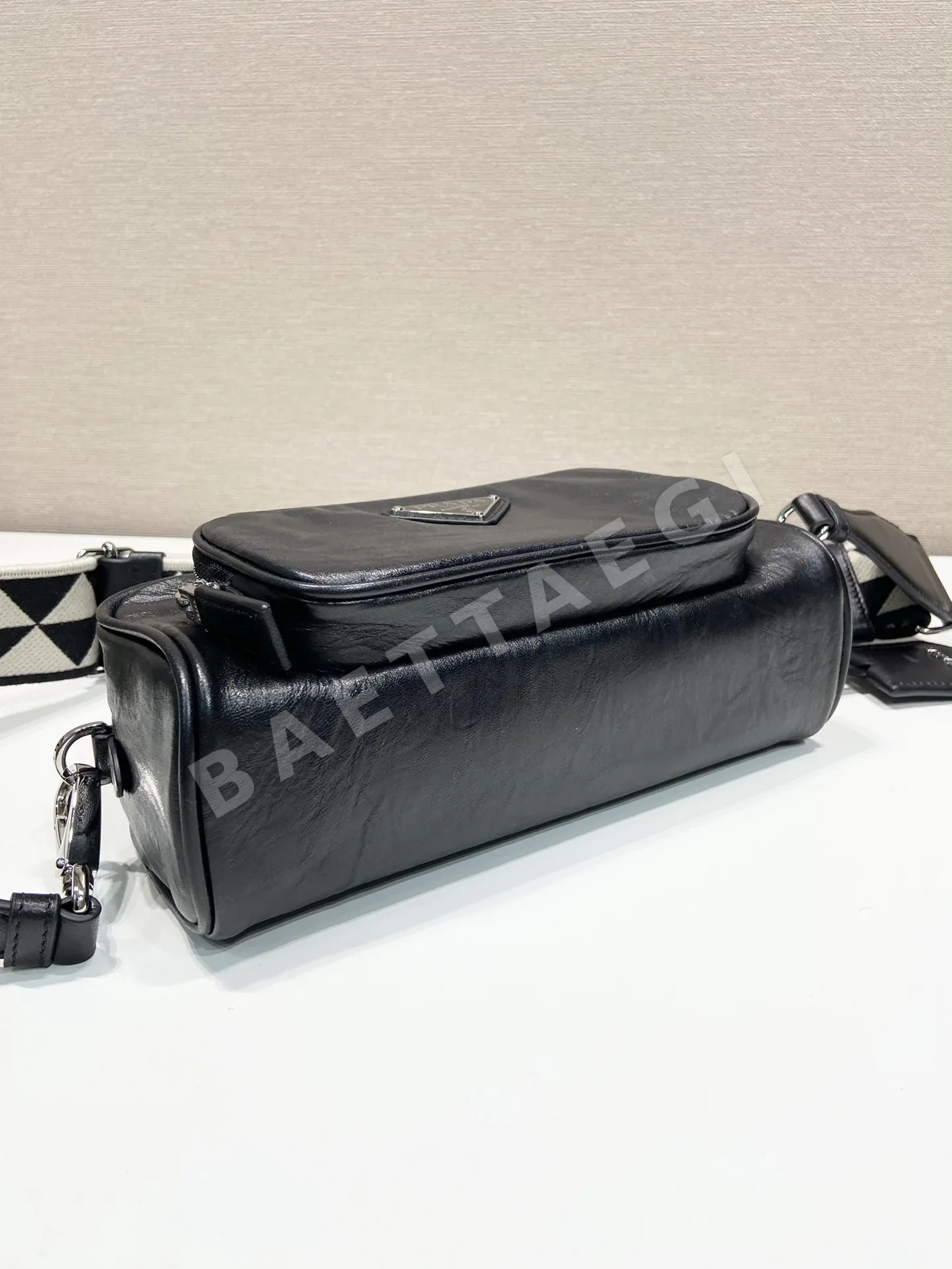 프라다 램스킨 스트랩 보스턴 가방 1BH198 상세 이미지 6