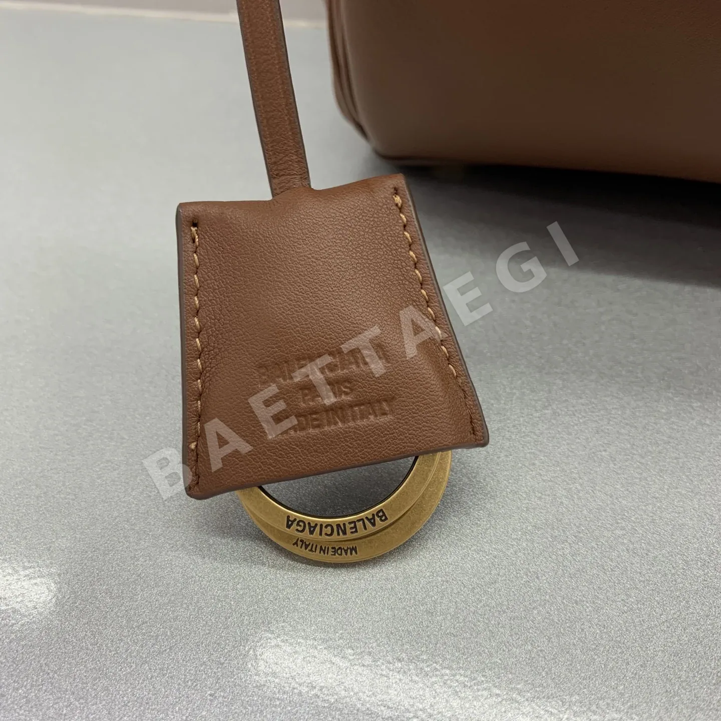 발렌시아가 로데오 스몰 가방 브라운 골드 버클 상세 이미지 8