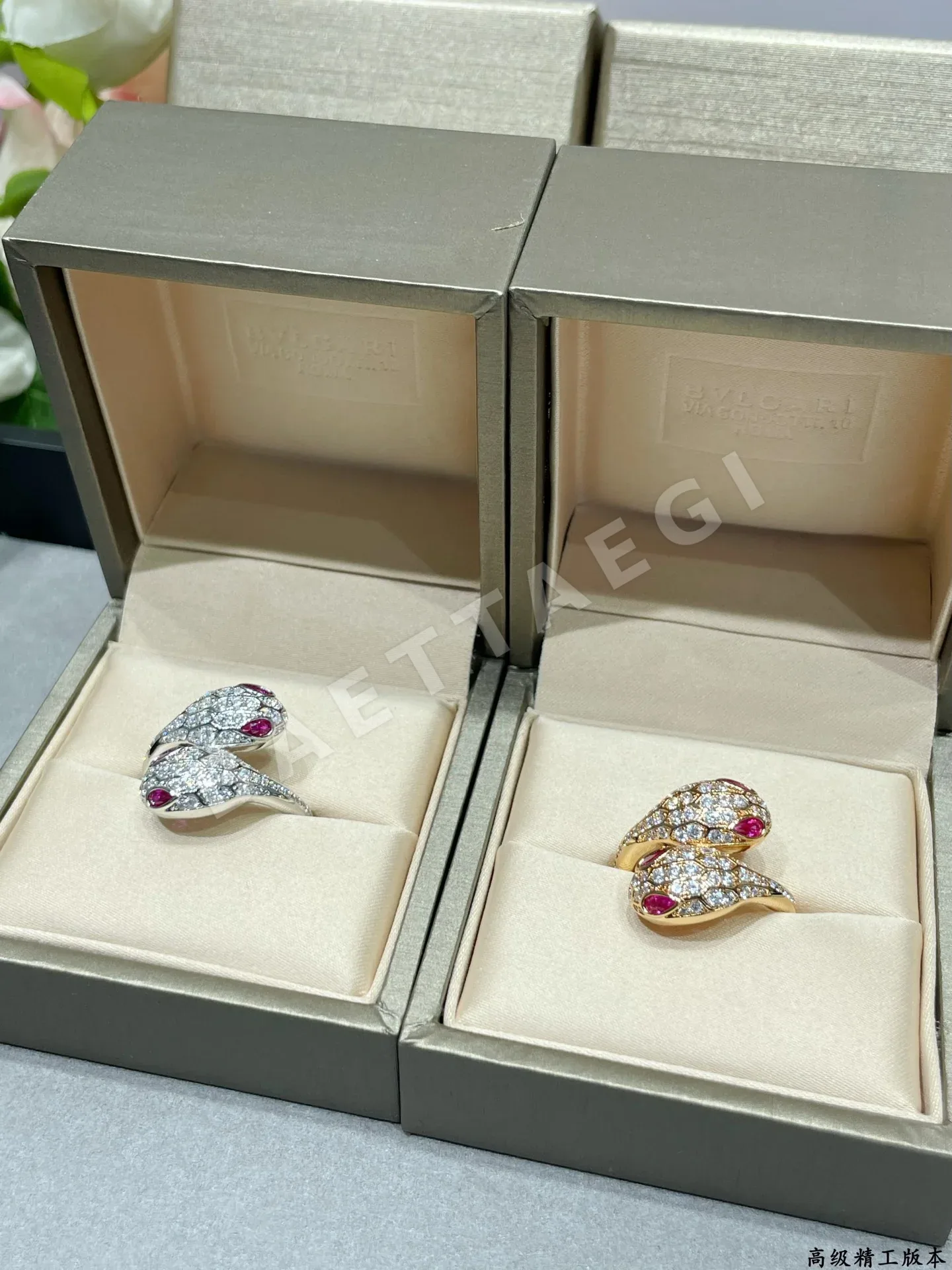 불가리 더블헤드 다이아몬드 스네이크 반지 상세 이미지 4